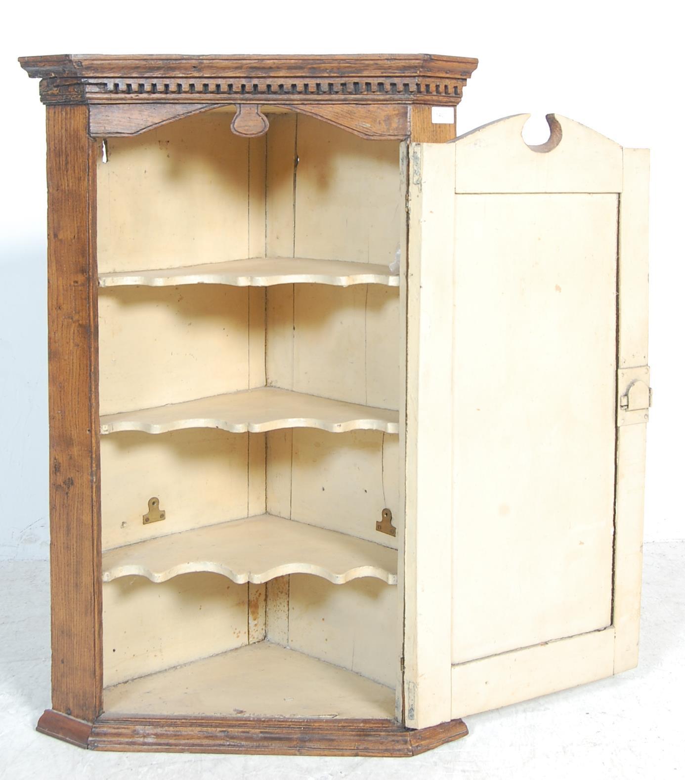 ANTIQUE 19TH CENTURY VICTORIAN OAK CORNER CUPBOARD - Image 4 of 5