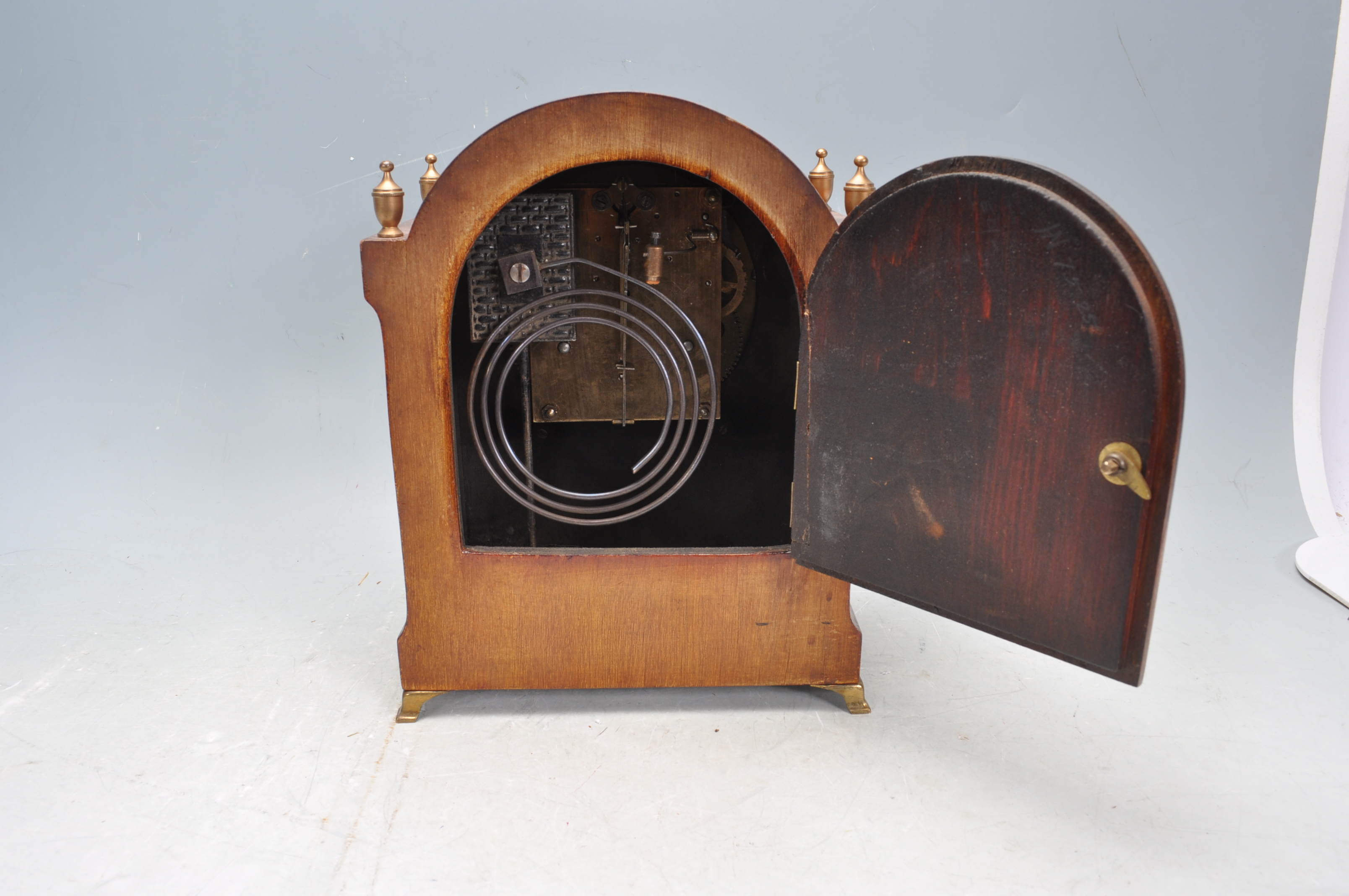 EDWARDIAN OAK CASED MANTEL CLOCK - Image 5 of 7