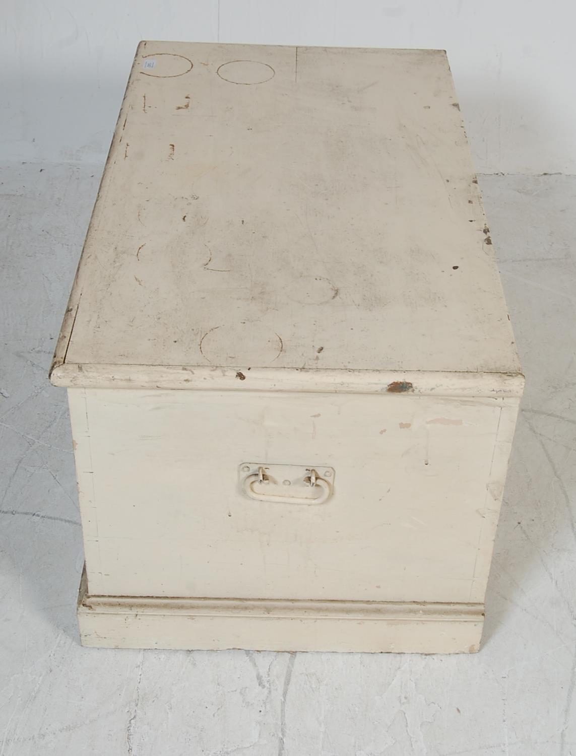 20TH CENTURY VICTORIAN STYLE PINE BLANKET BOX - Image 6 of 7