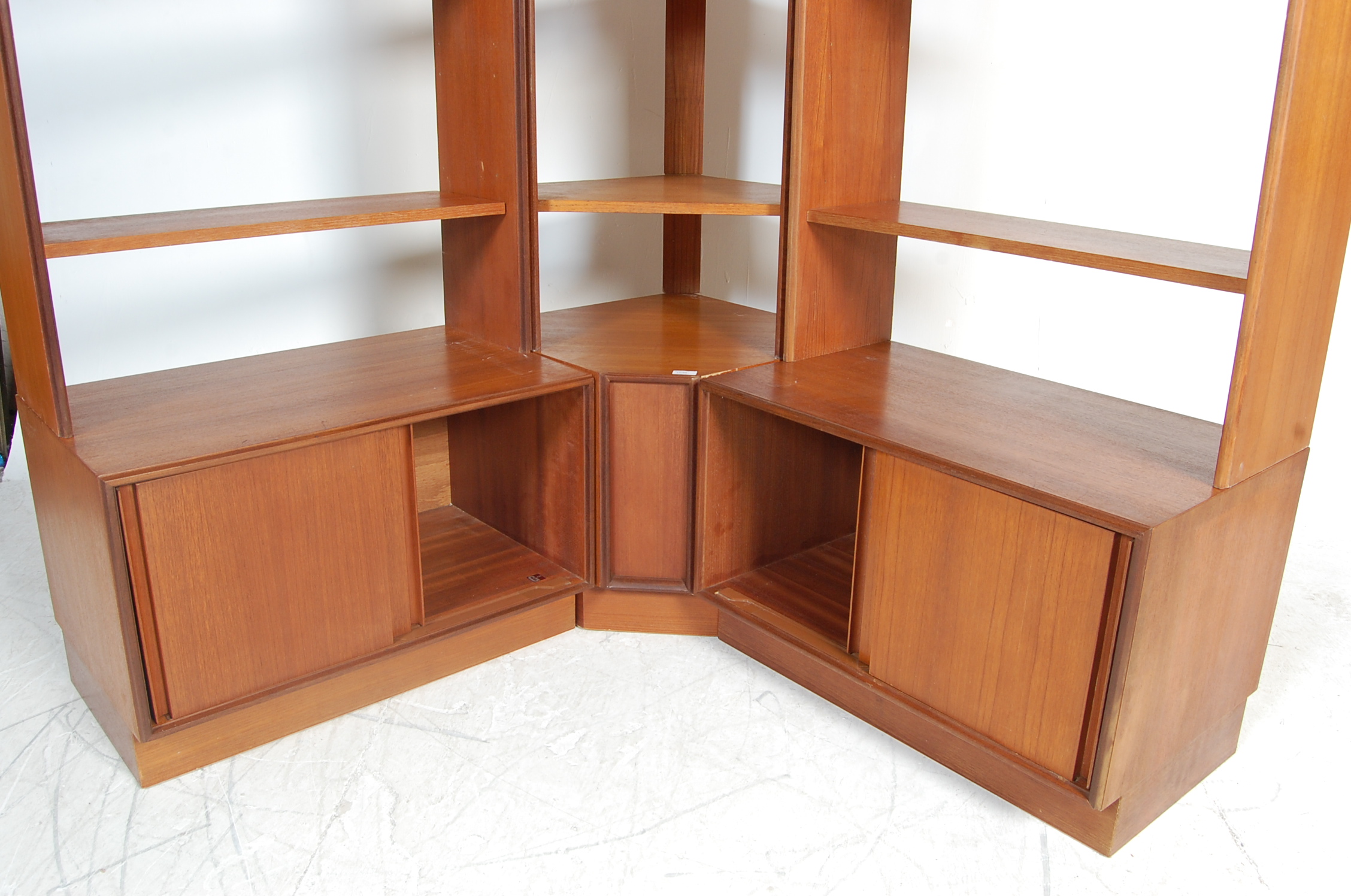 VINTAGE RETRO 20TH CENTURY TEAK WOOD SIX PIECES G-PLAN MODULAR WALL CORNER UNIT - Image 4 of 7