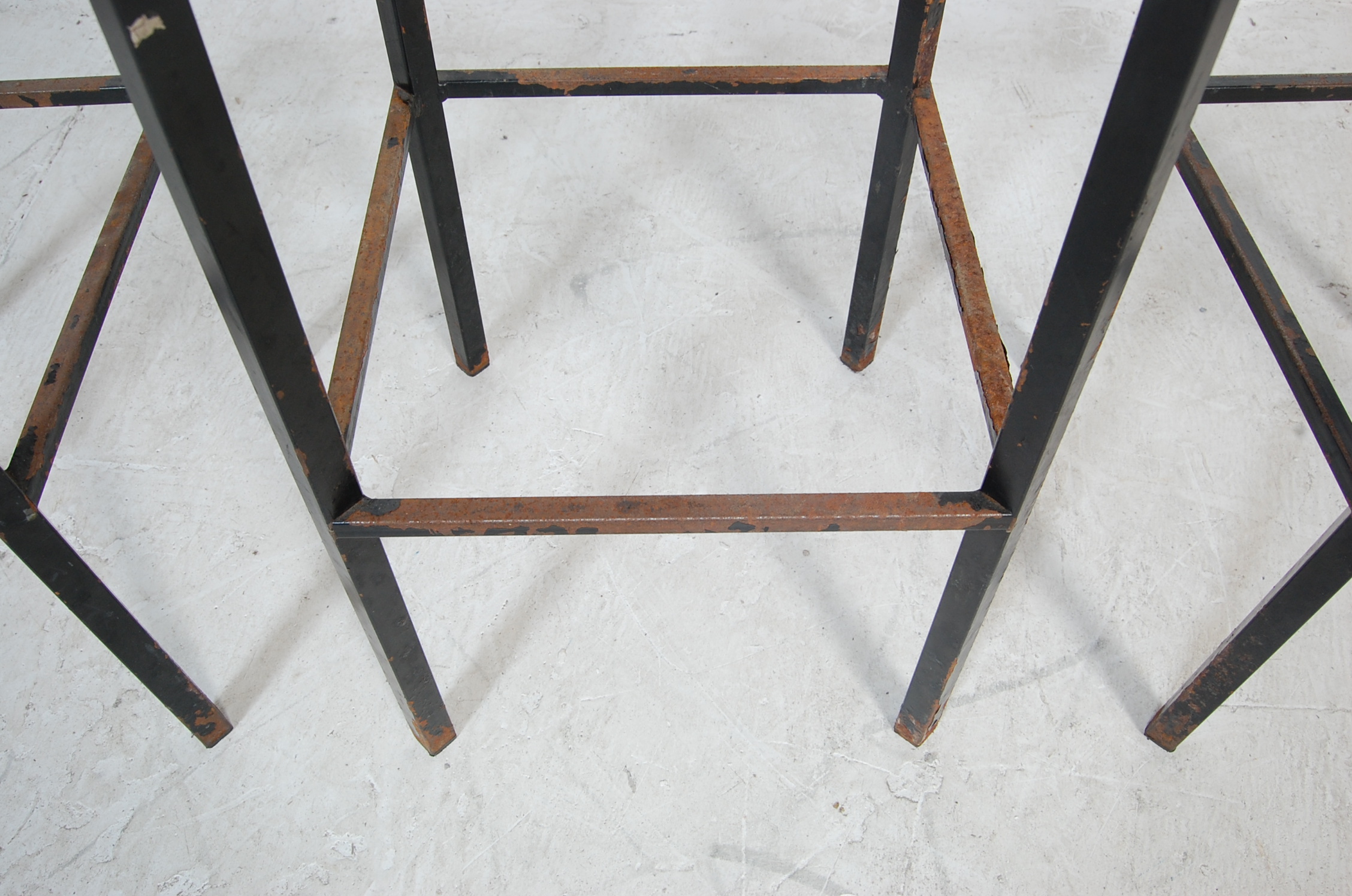 SET OF THREE VINTAGE INDUSTRIAL STOOLS - Image 4 of 6