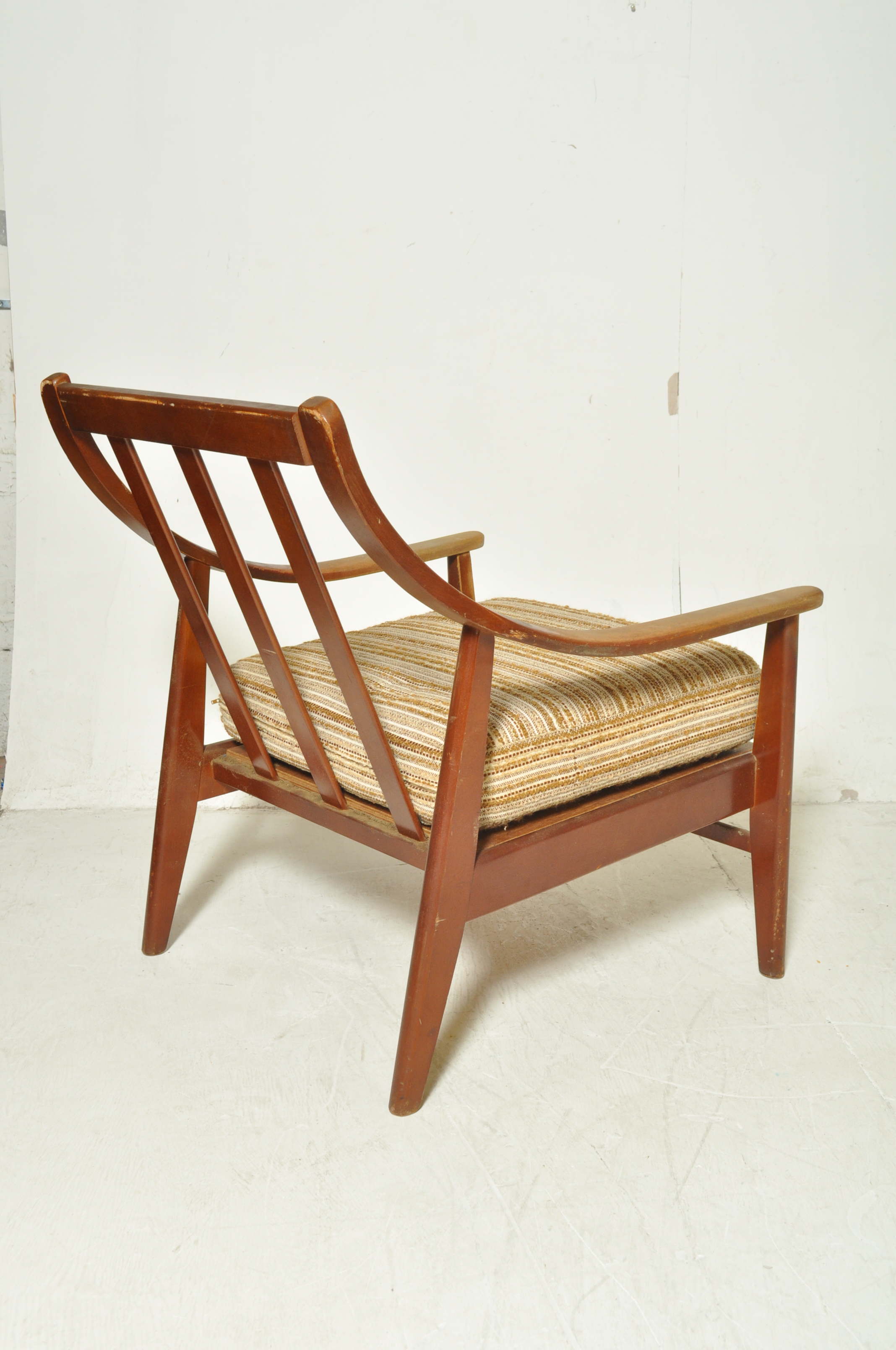 MID 20TH CENTURY DANISH INSPIRED SHOW WOOD EASY CHAIR - Image 5 of 5