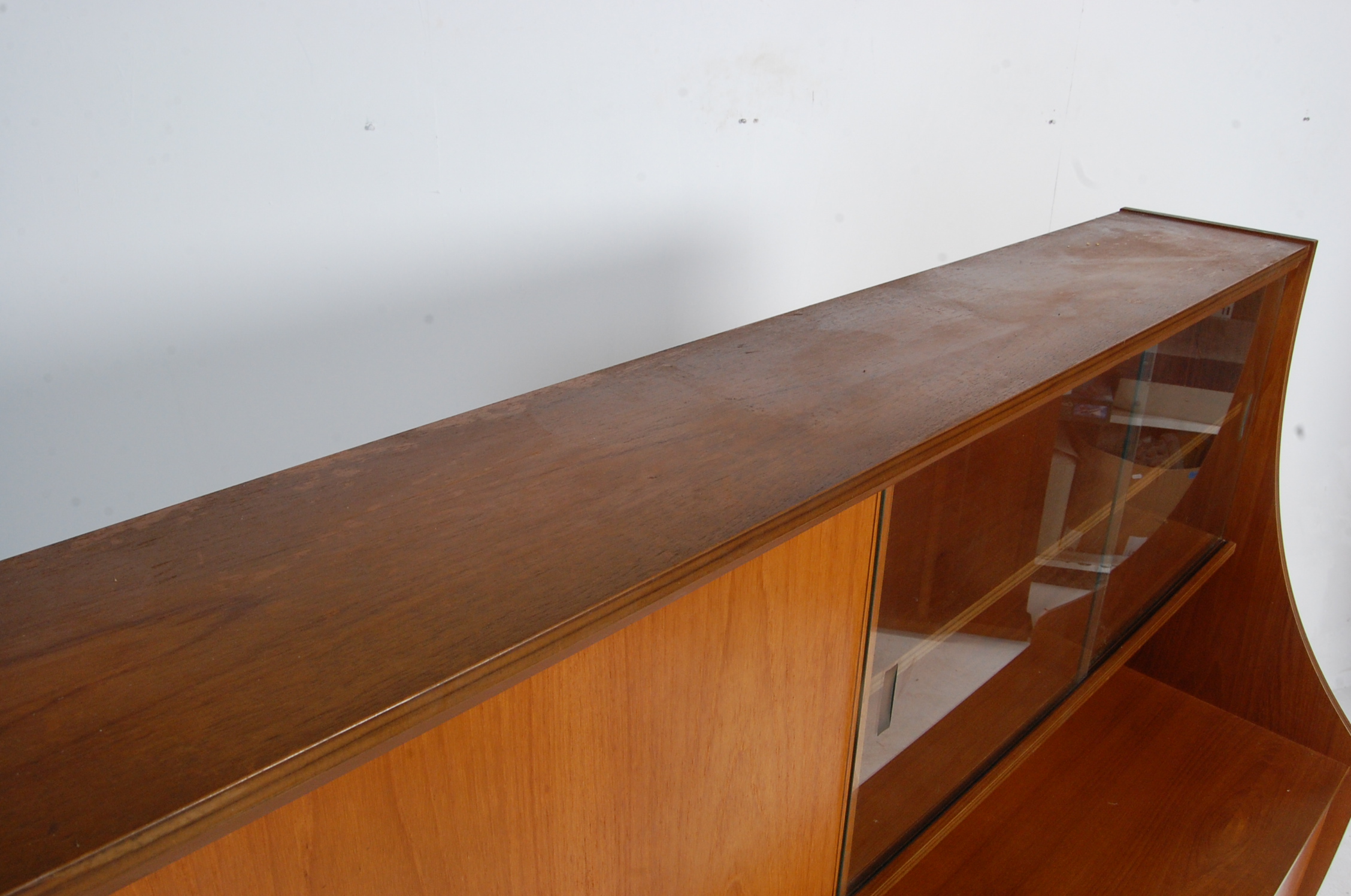 RETRO VINTAGE LATE 20TH CENTURY TEAK HIGHBOARD - Image 5 of 6