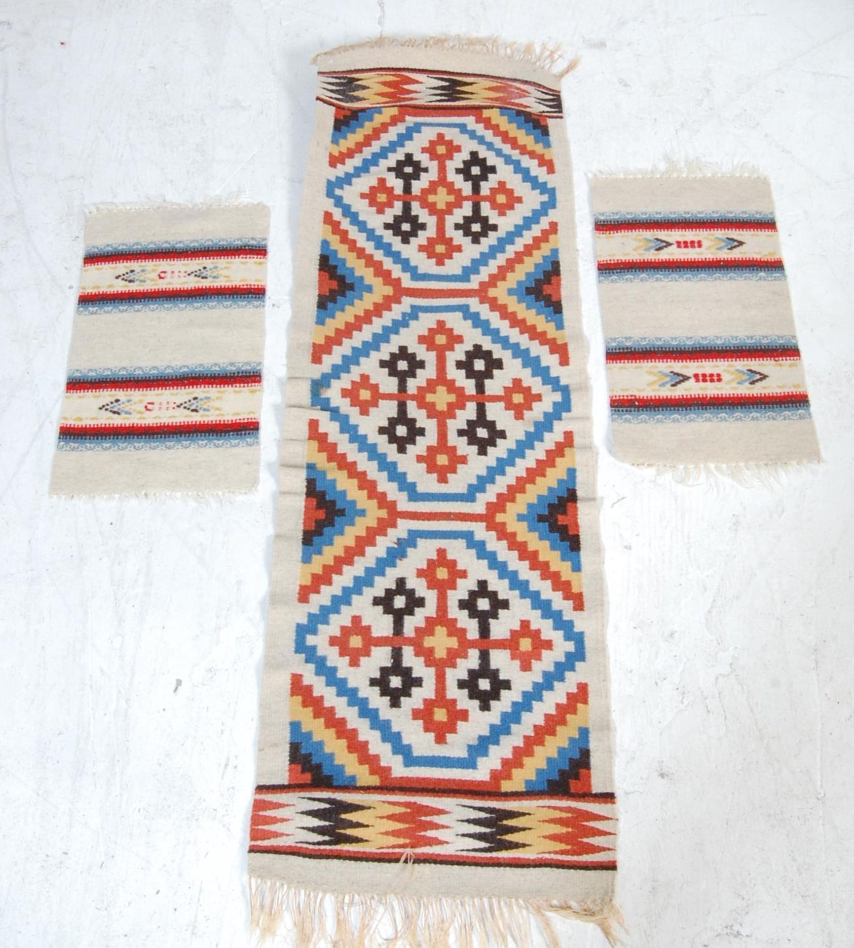 THREE VINTAGE NORWEGIAN SCANDINAVIAN HANDWOVEN TABLE RUNNER - Bild 4 aus 5