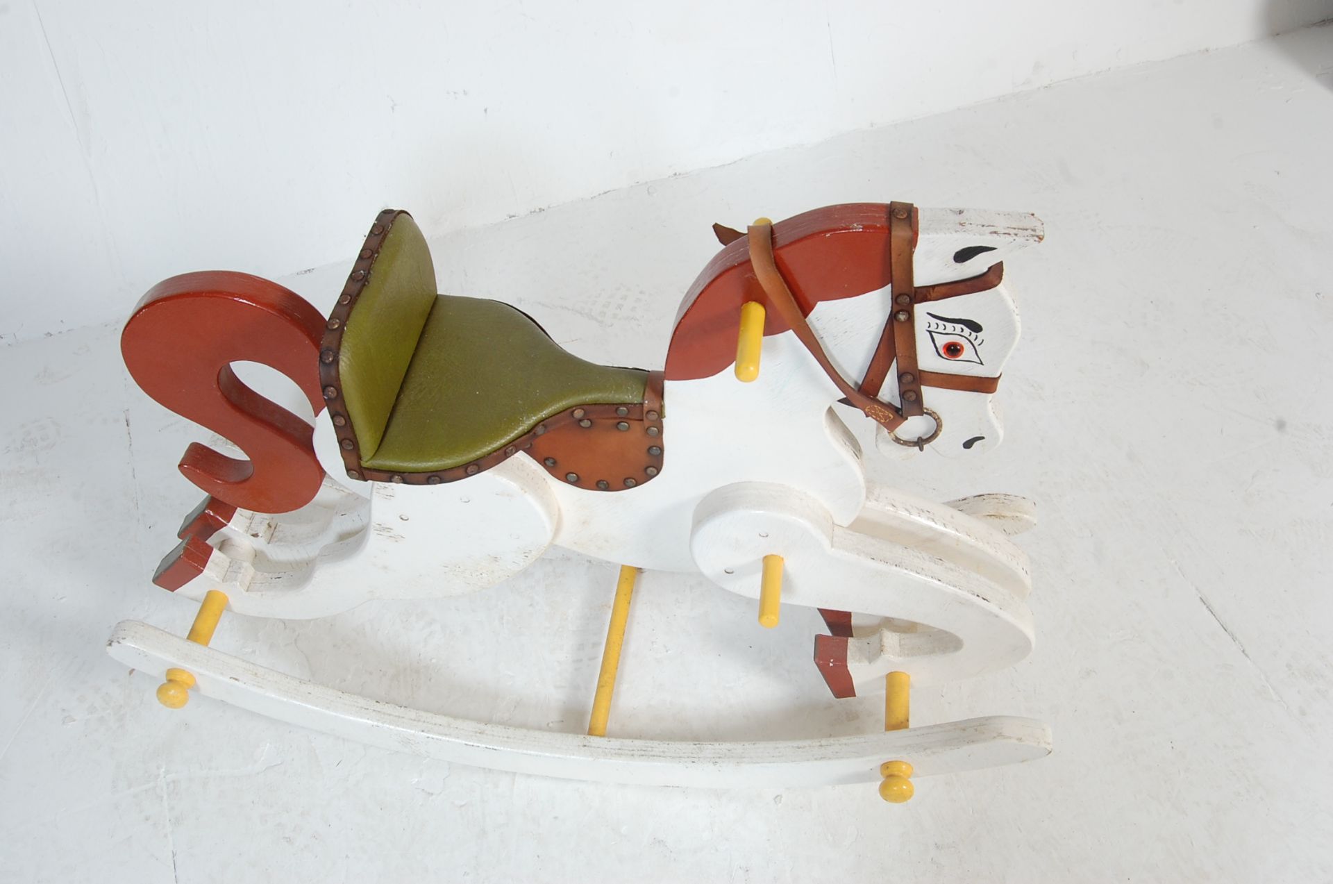 VINTAGE 20TH CENTURY HAND MADE ROCKING HORSE - Bild 3 aus 6