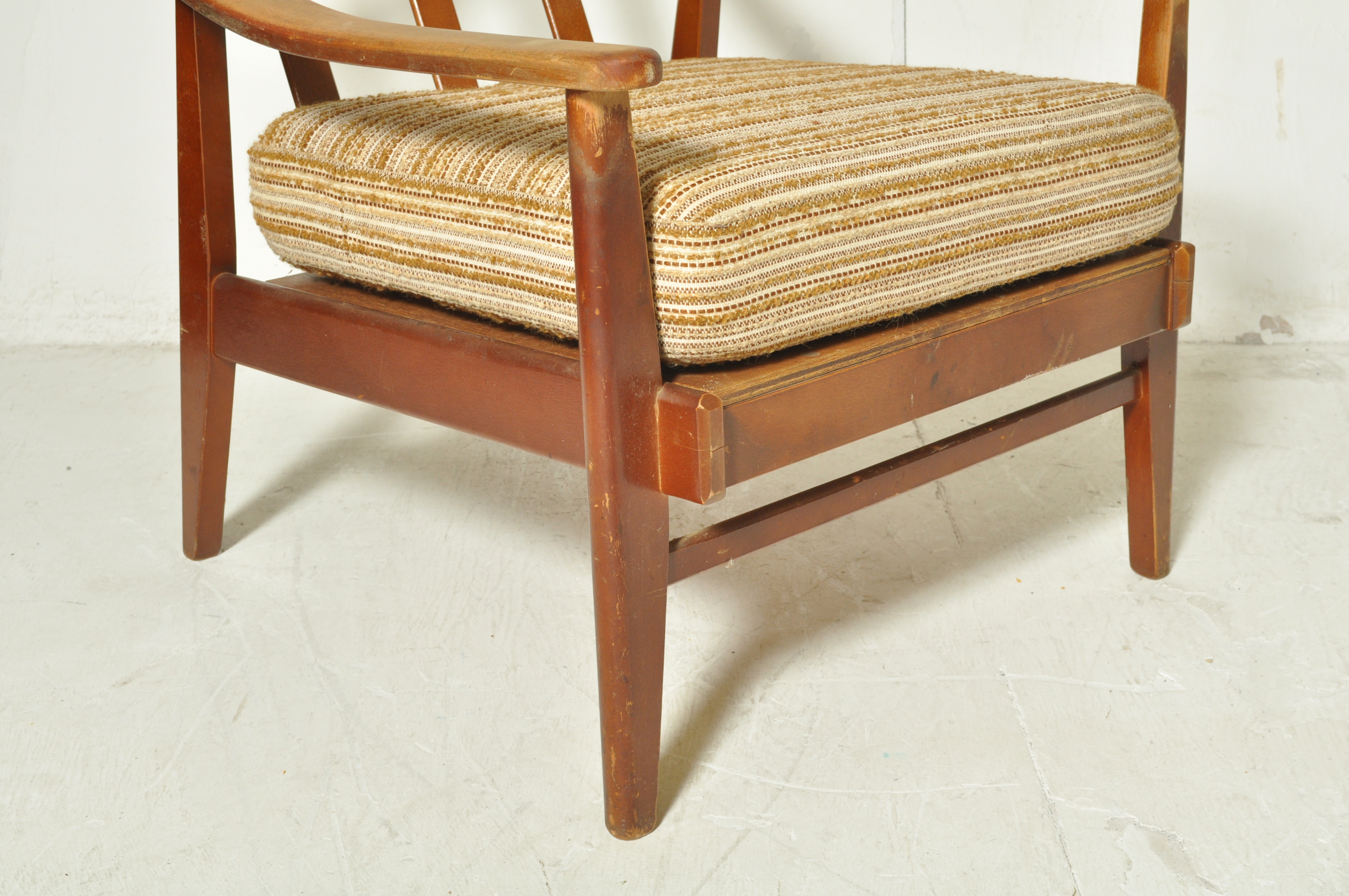 MID 20TH CENTURY DANISH INSPIRED SHOW WOOD EASY CHAIR - Image 2 of 5