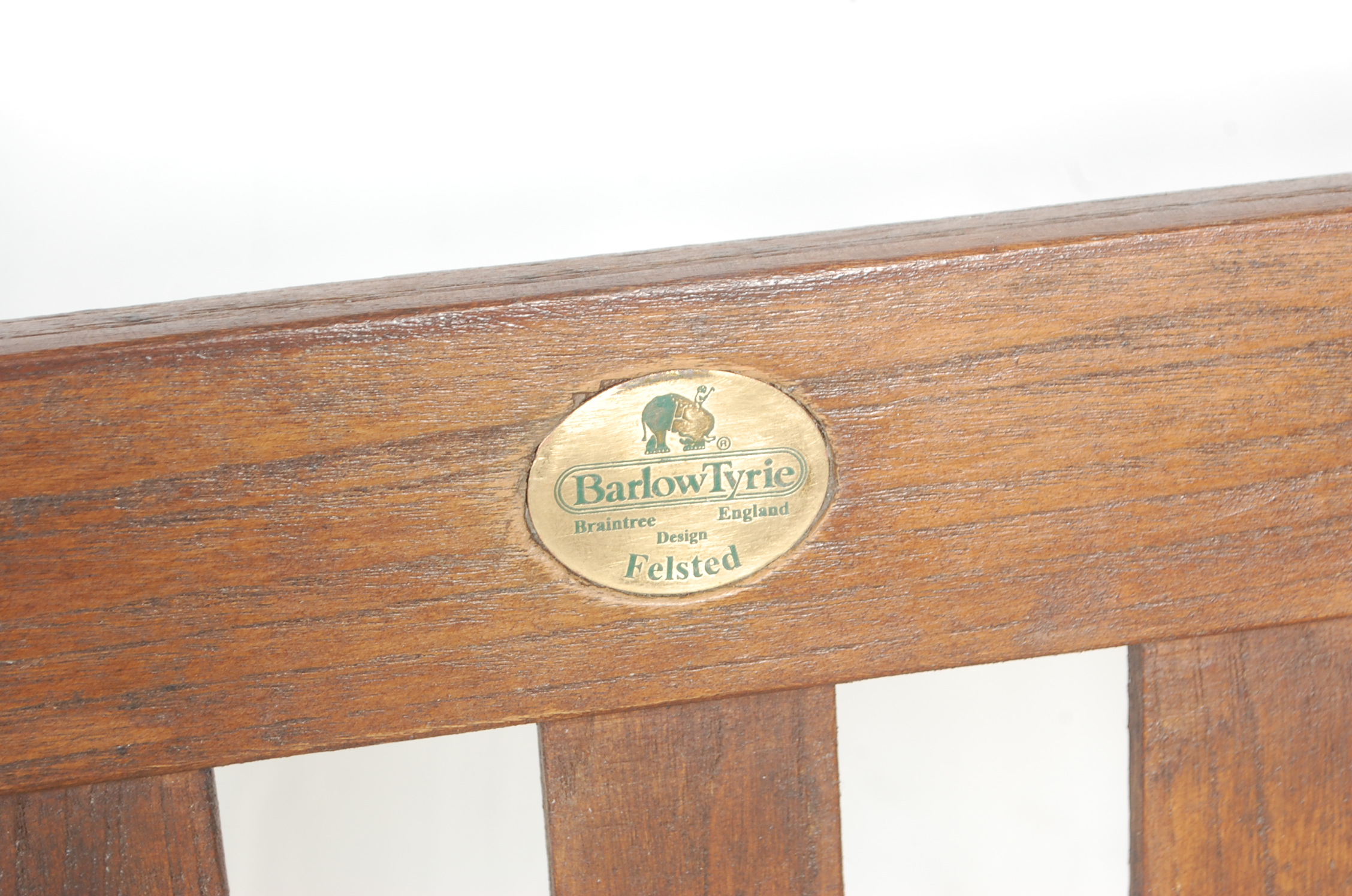 QUALITY CONTEMPORARY SOLID TEAK GARDEN BENCH - Image 4 of 6