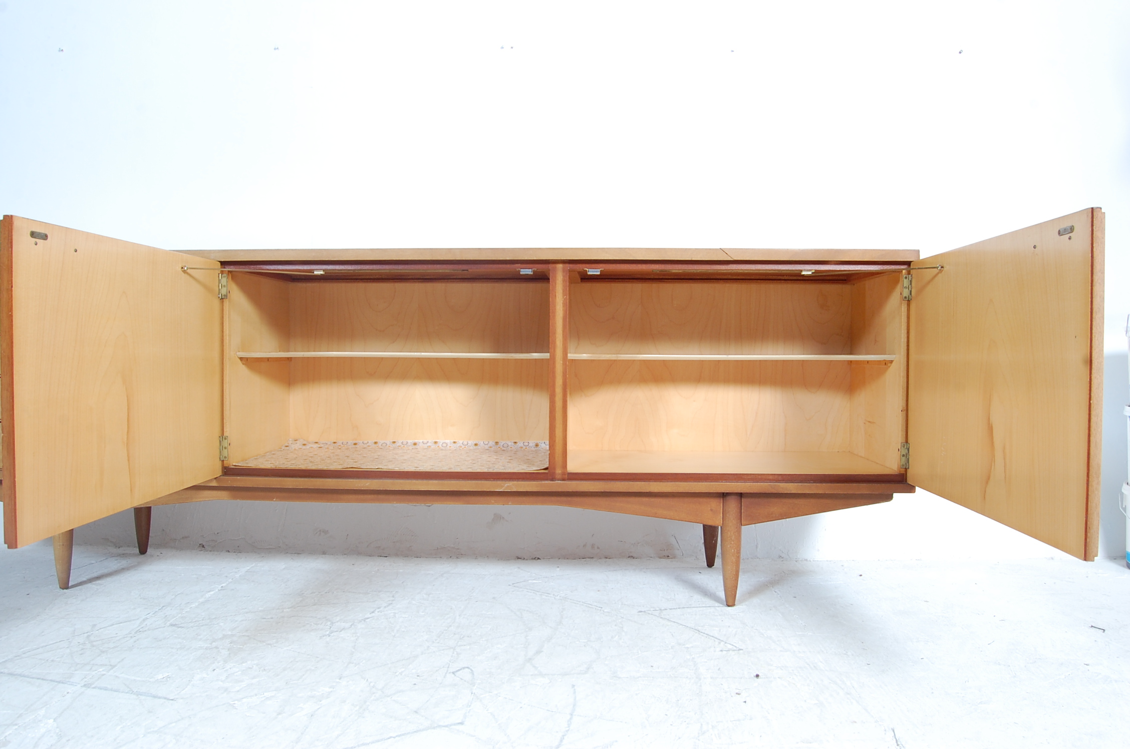 RETRO VINTAGE LATE 20TH CENTURY TEAK WOOD SIDEBOARD - Image 7 of 8