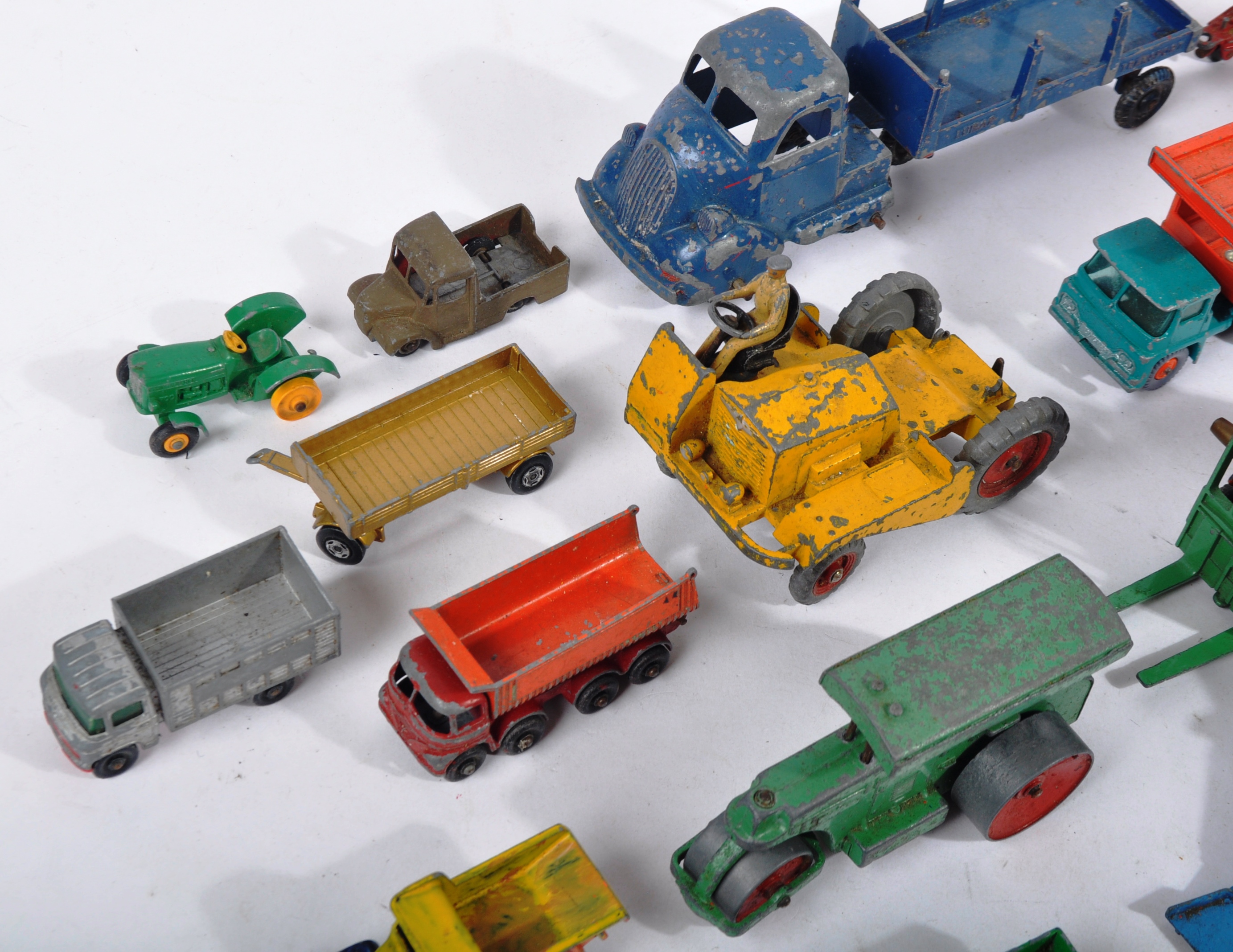 COLLECTION OF X20 ASSORTED VINTAGE DIECAST MODEL VEHICLES - Image 2 of 6