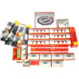 LARGE COLLECTION OF HORNBY 00 GAUGE MODEL RAILWAY ACCESSORIES