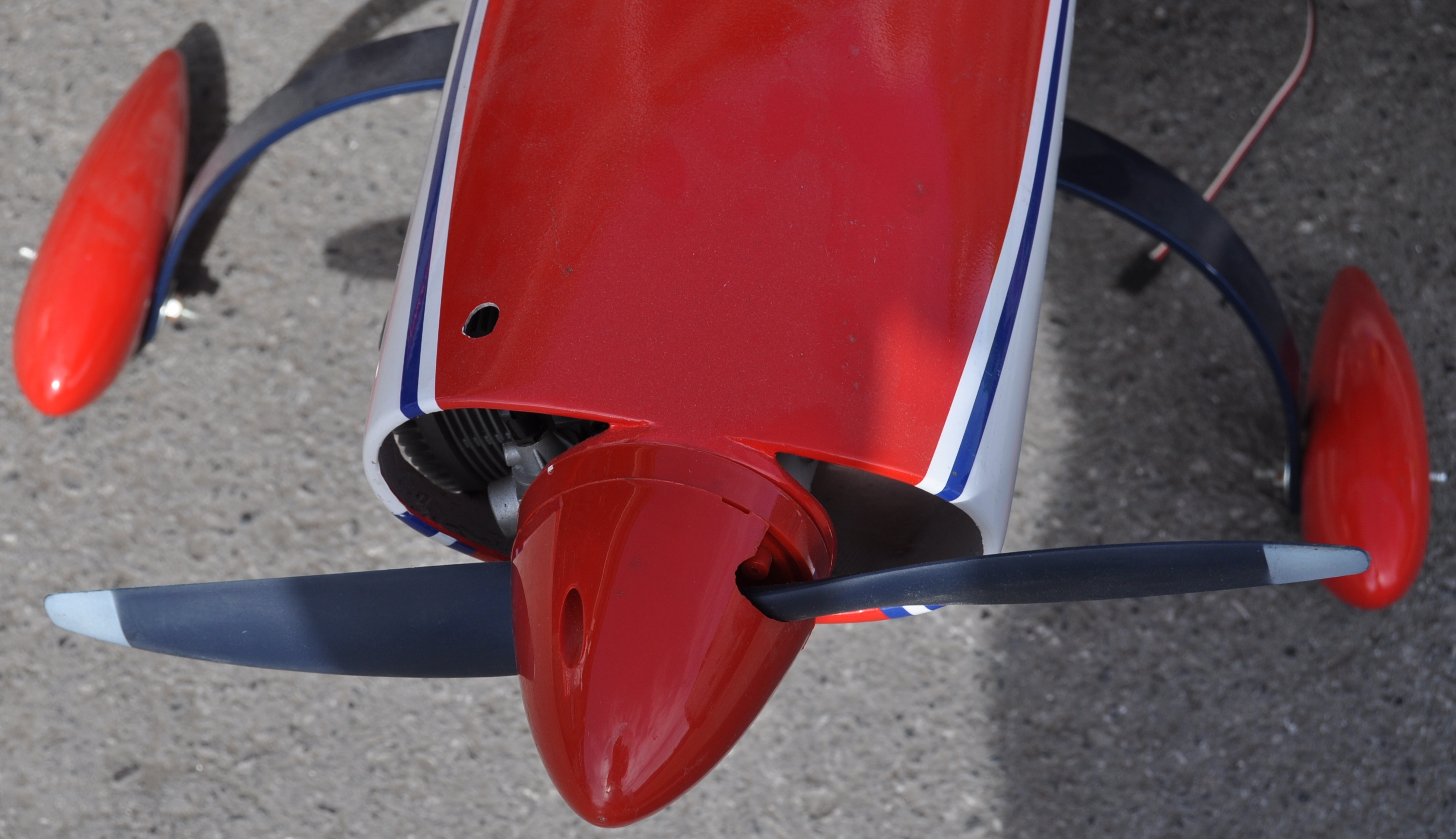 RADIO CONTROLLED PLANE - EXTRA 300S - ENGINE POWERED LARGE SCALE - Image 7 of 8