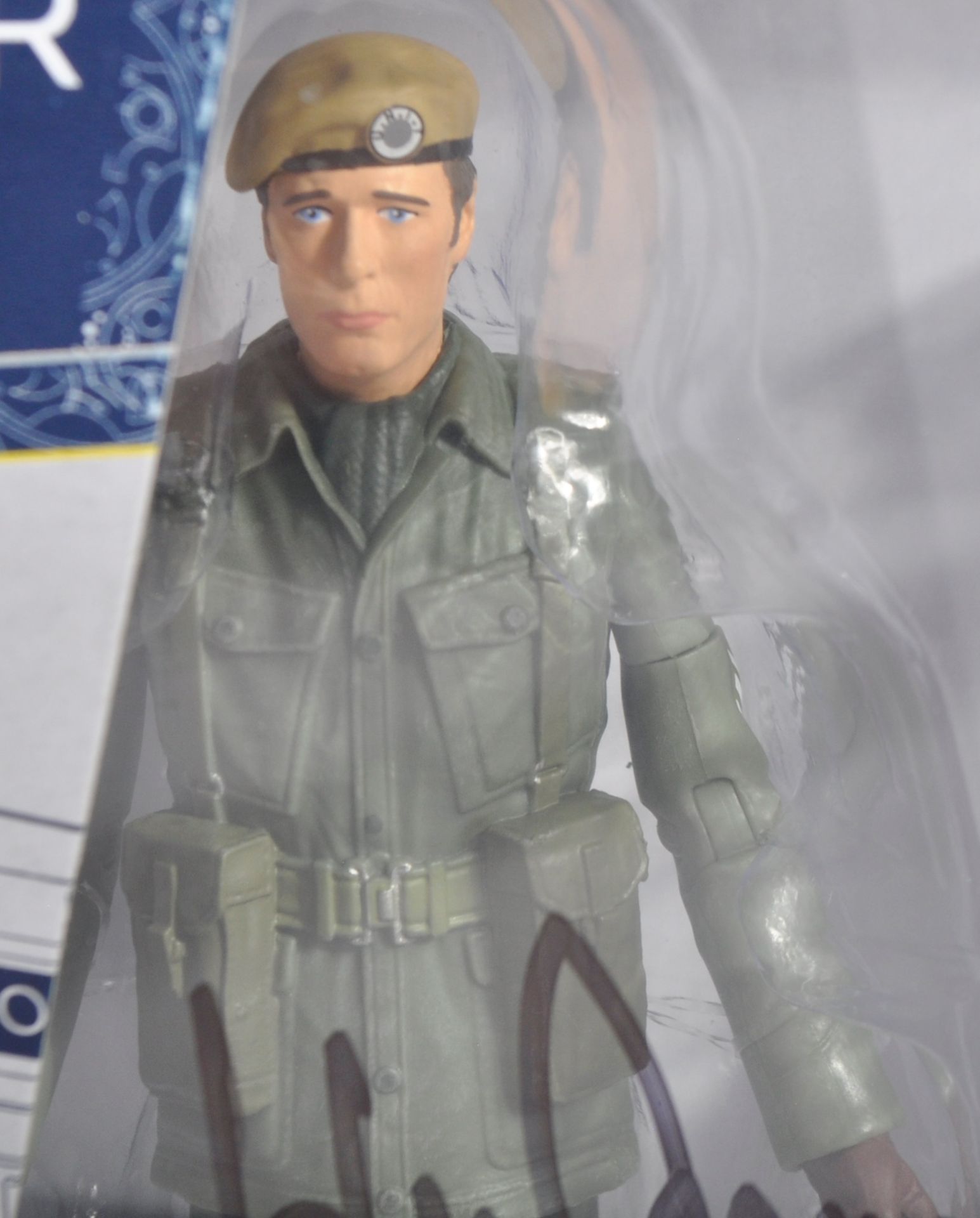 DOCTOR WHO - JOHN LEVENE & RICHARD FRANKLIN - SIGNED ACTION FIGURES - Bild 4 aus 7