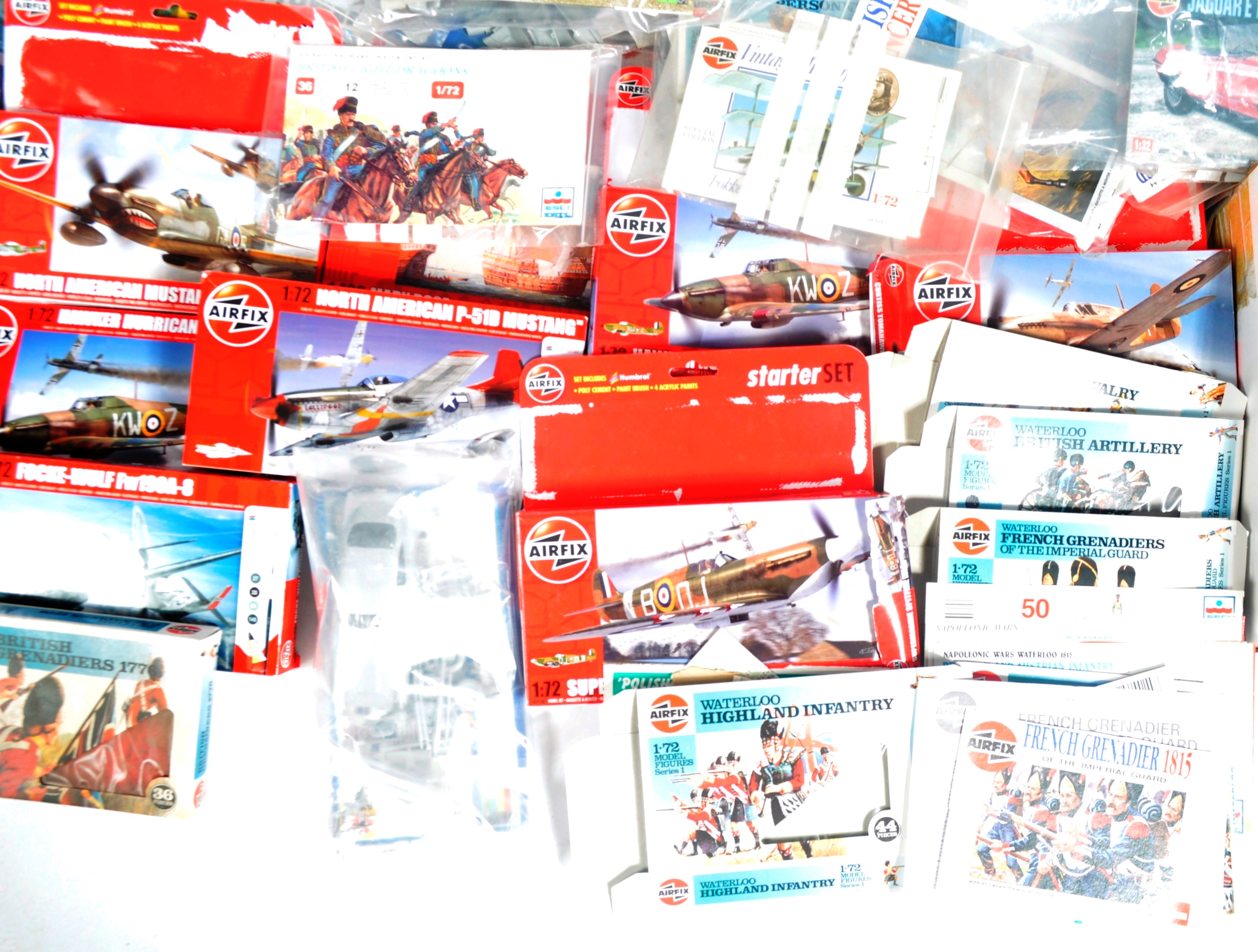 LARGE COLLECTION OF ASSORTED PLASTIC MODEL KITS - Image 4 of 6