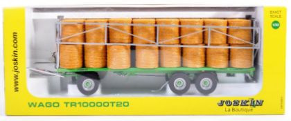 UNIVERSAL HOBBIES 1/32 JOSKIN WAGO T20 TRAILER WITH BALES