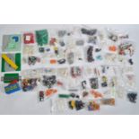 LARGE COLLECTION OF ASSORTED LOOSE & BAGGED LEGO BRICKS