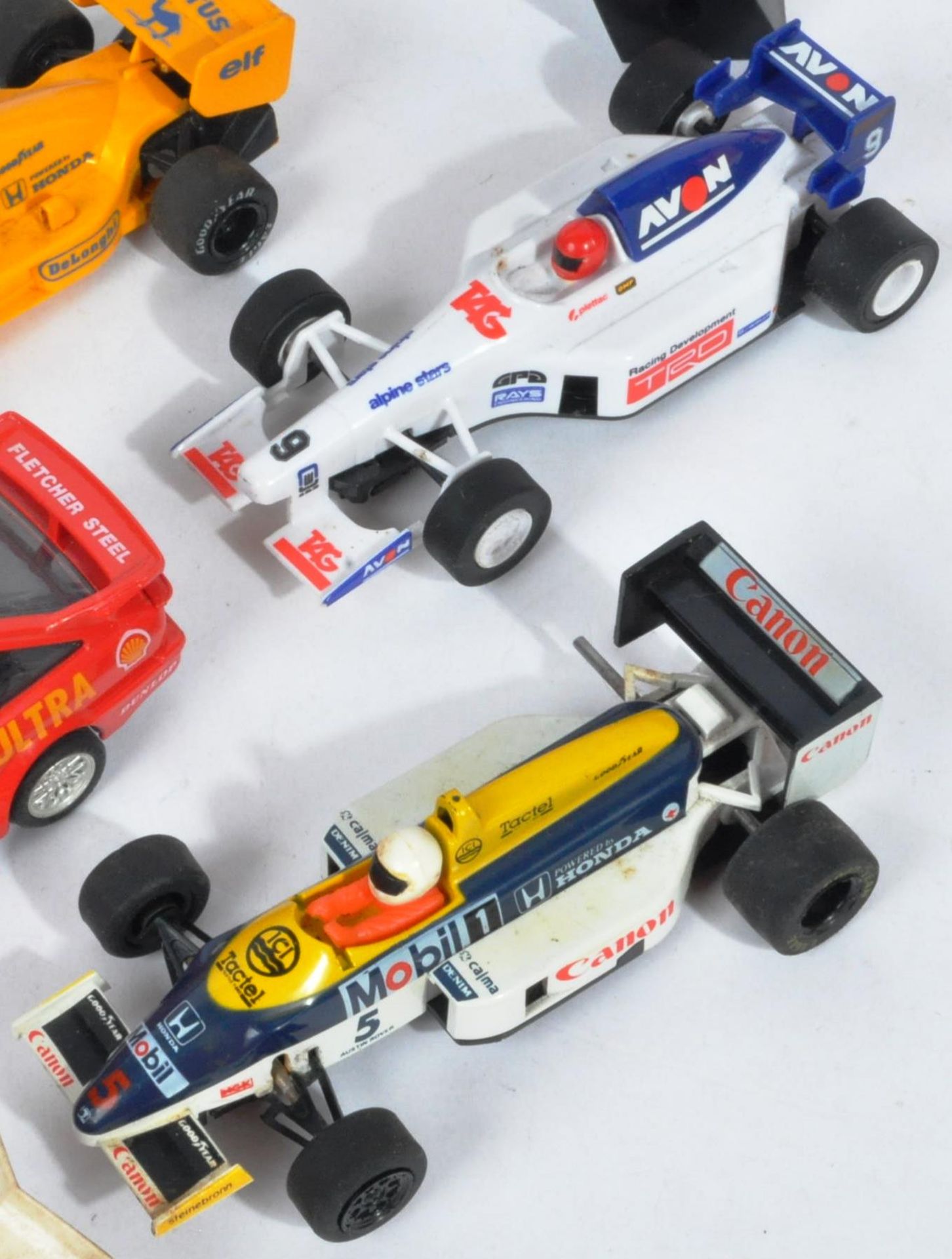 COLLECTION OF ASSORTED VINTAGE SCALEXTRIC SLOT RACING CARS - Bild 4 aus 5