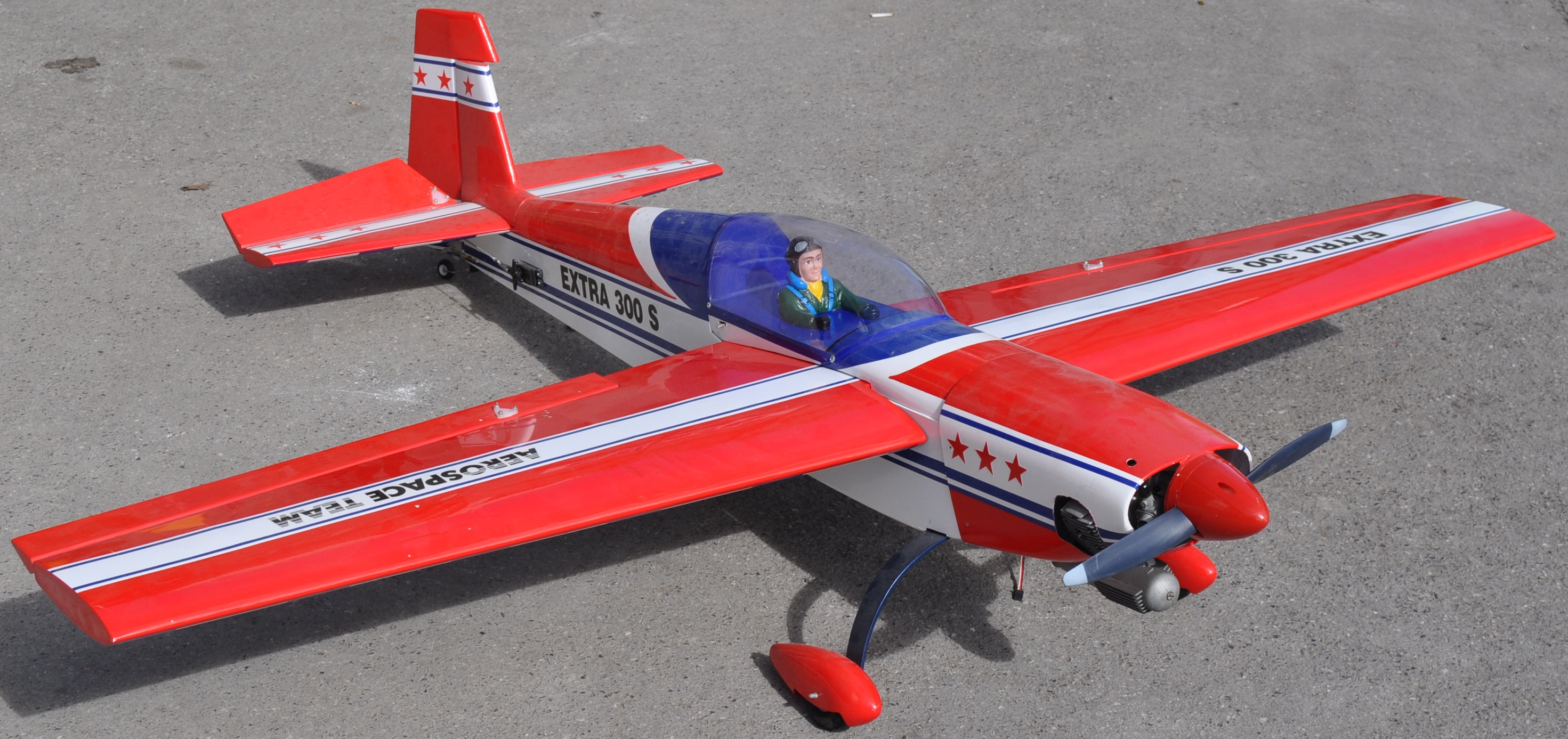 RADIO CONTROLLED PLANE - EXTRA 300S - ENGINE POWERED LARGE SCALE