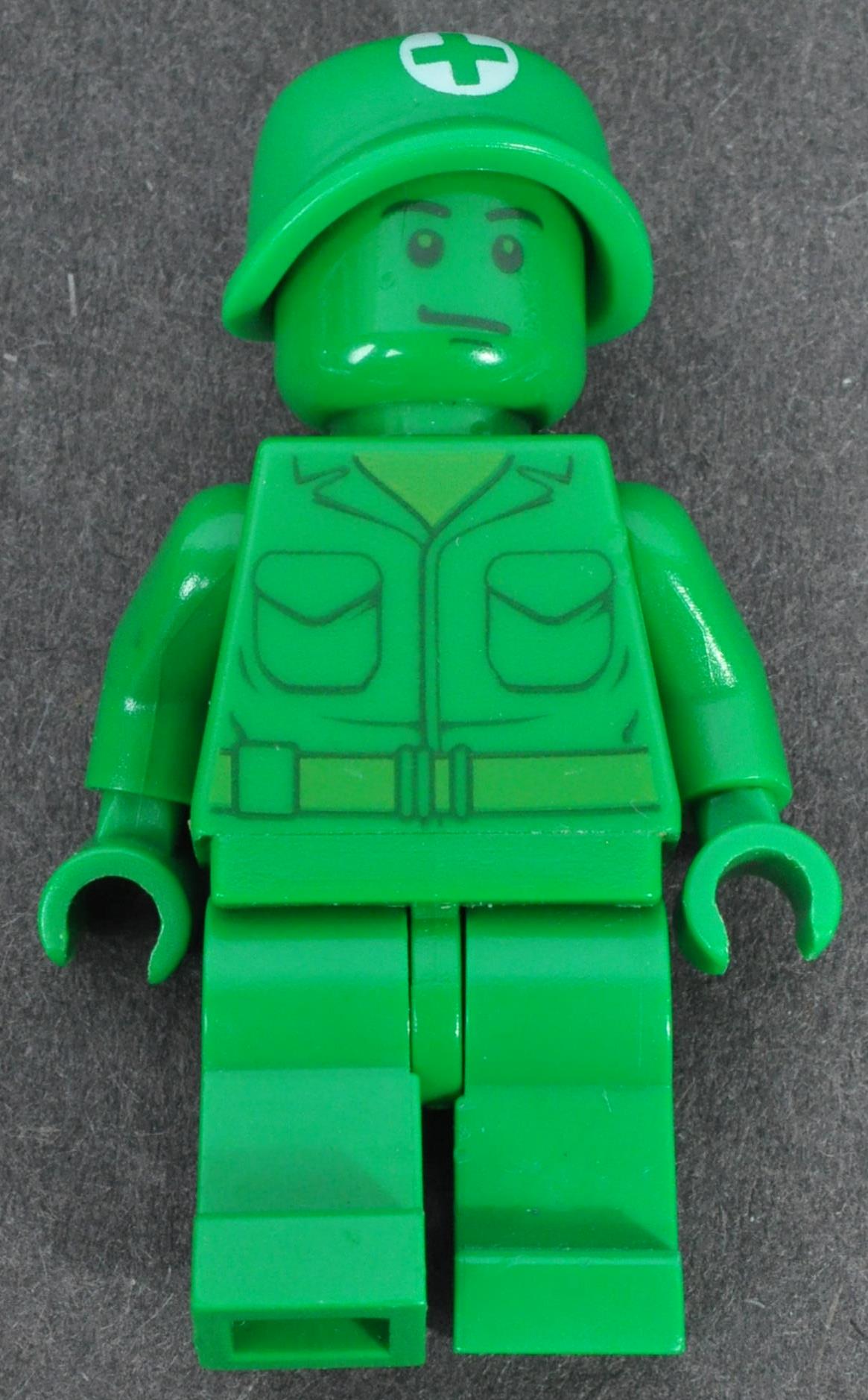 LEGO MINIFIGURES - COLLECTION OF ASSORTED TOY STORY MINIFIGURES - Image 4 of 7