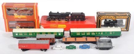 COLLECTION OF ASSORTED 00 GAUGE MODEL RAILWAY ITEMS