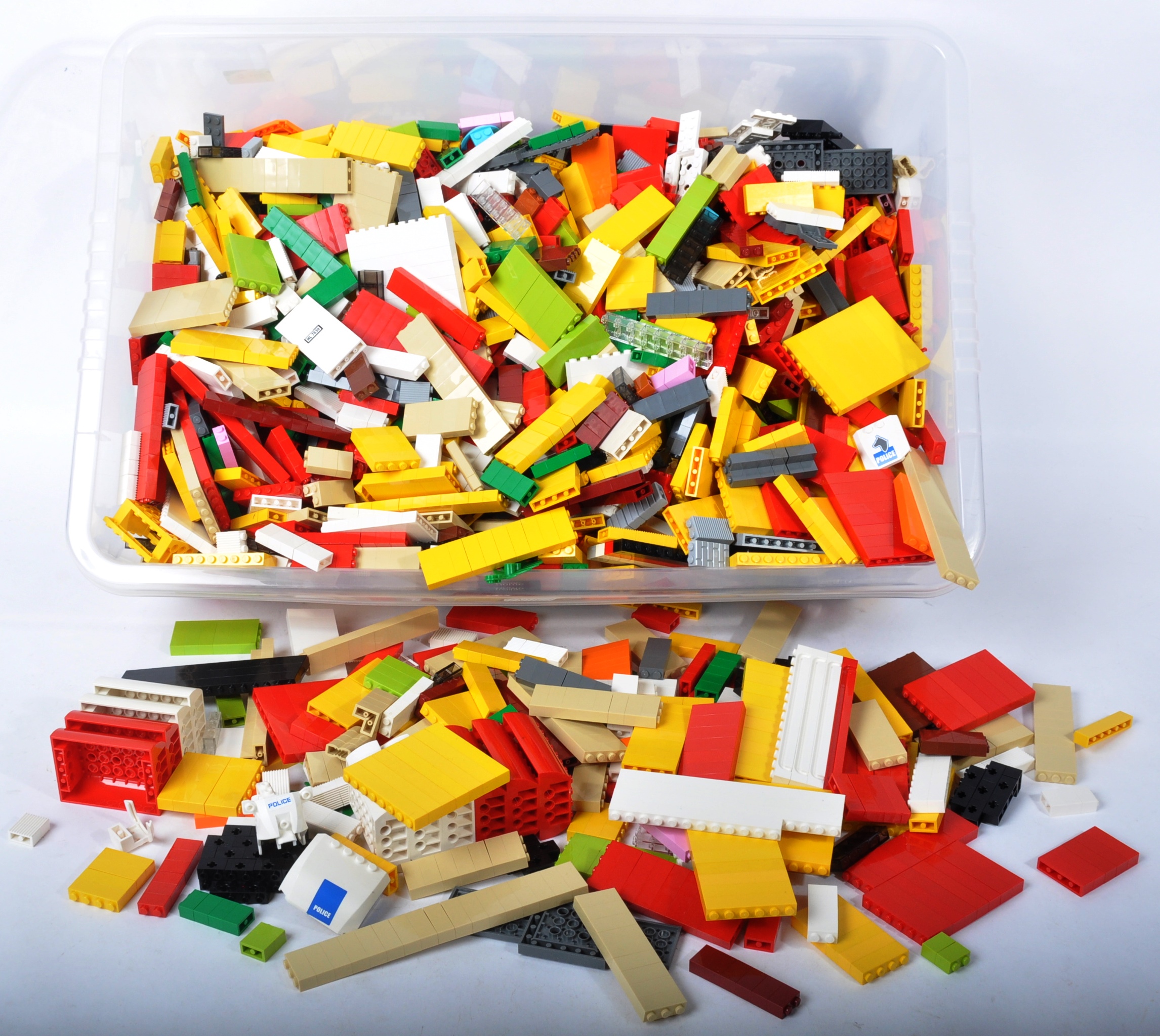 LARGE QUANTITY OF ASSORTED LOOSE LEGO BRICKS