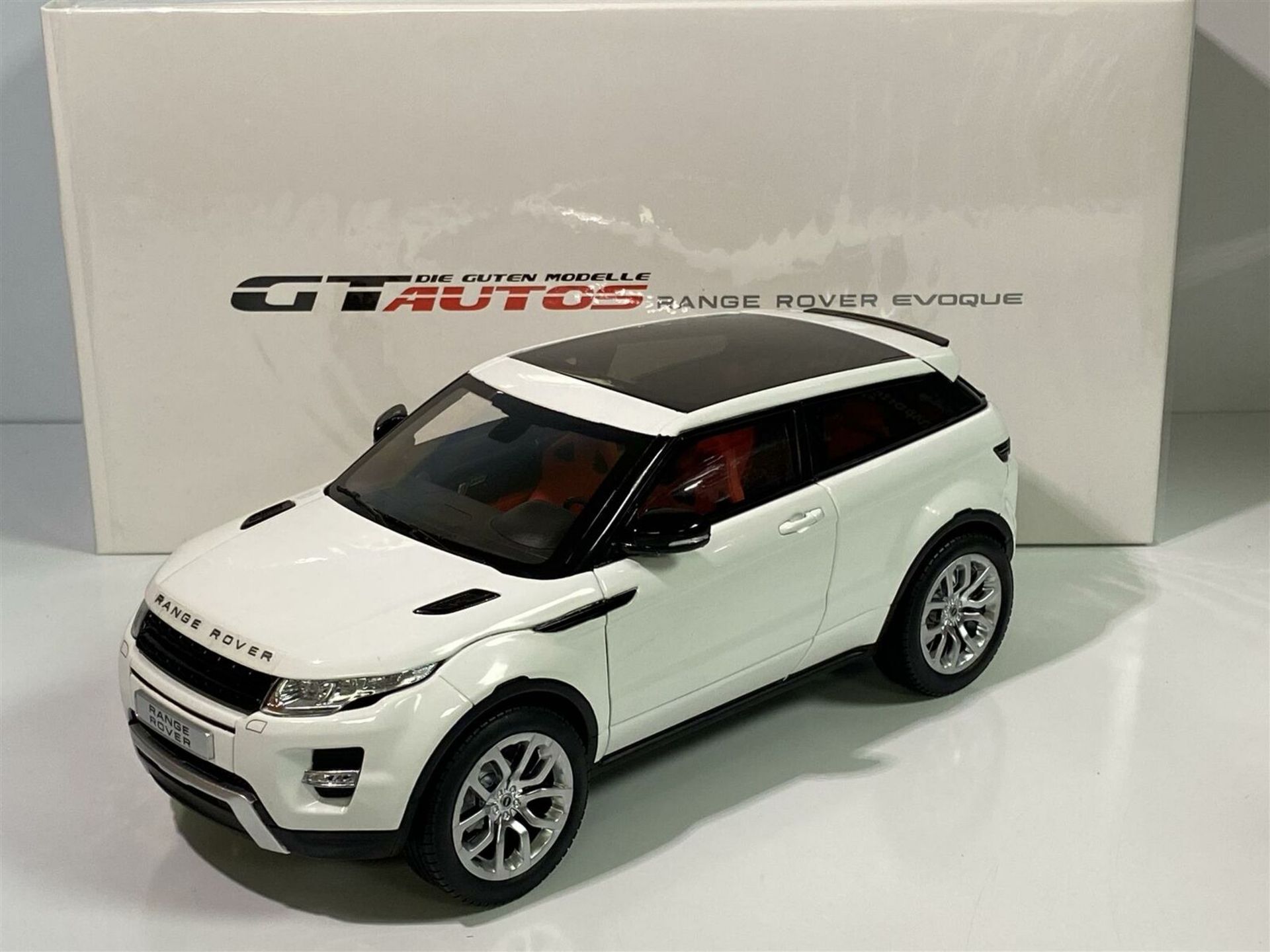 GT AUTOS 1/18 SCALE RANGE ROVER EVOKE DIECAST MODEL