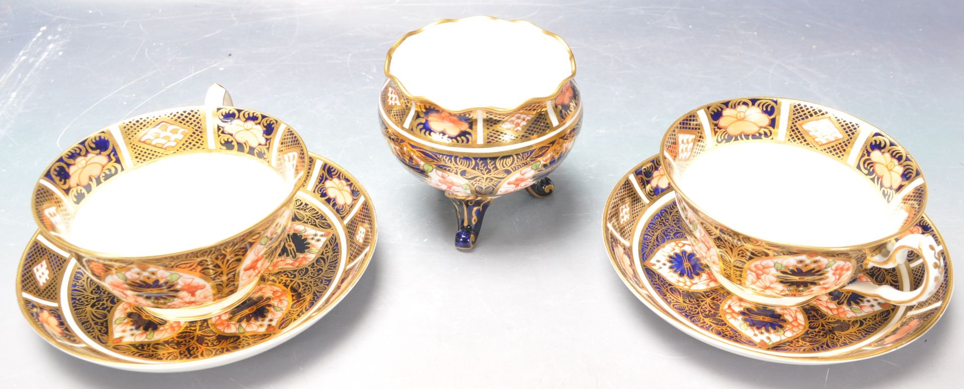 COLLECTION OF 1920S ROYAL CROWN DERBY IMARI CUPS AND SAUCERS - Image 2 of 6