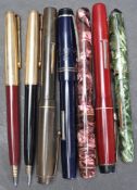 COLLECTION OF VINTAGE 20TH CENTURY FOUNTAIN PENS AND WRITING PENS.