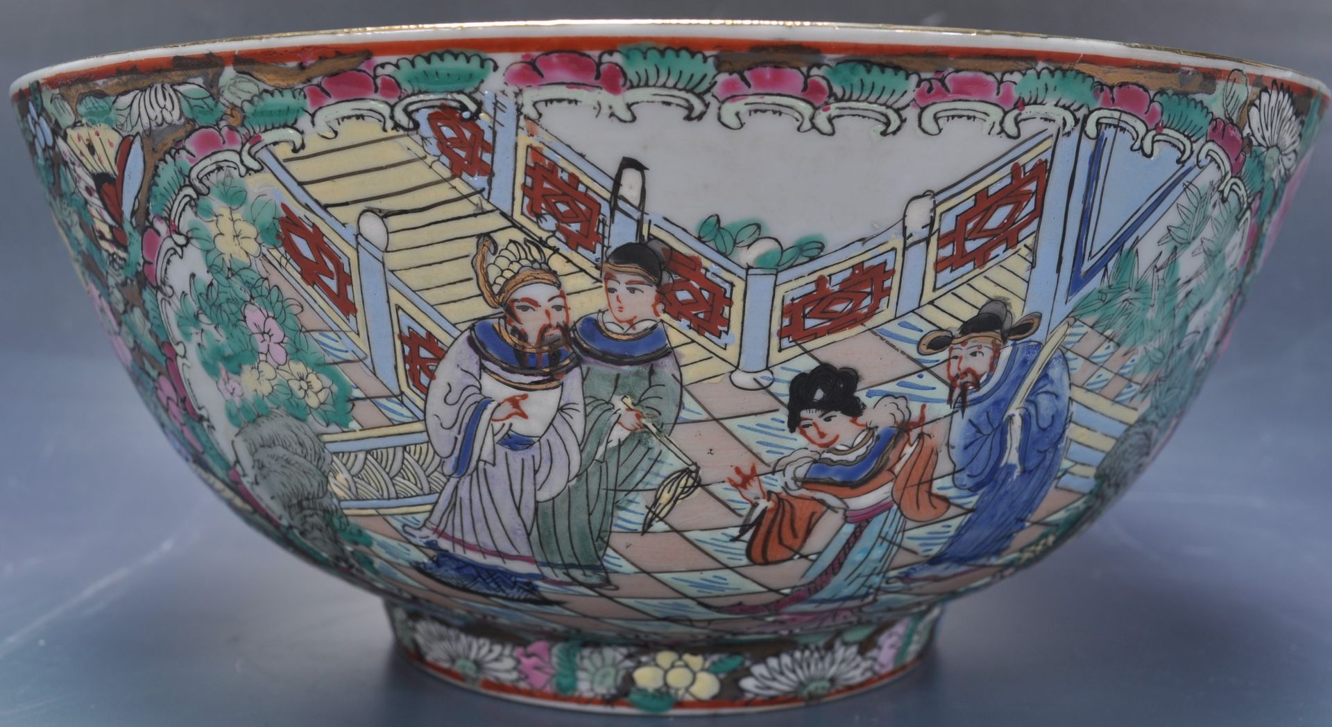 EARLY 20TH CENTURY GUANGZHOU PERIOD FAMILLE VERTE BOWL - Image 5 of 7