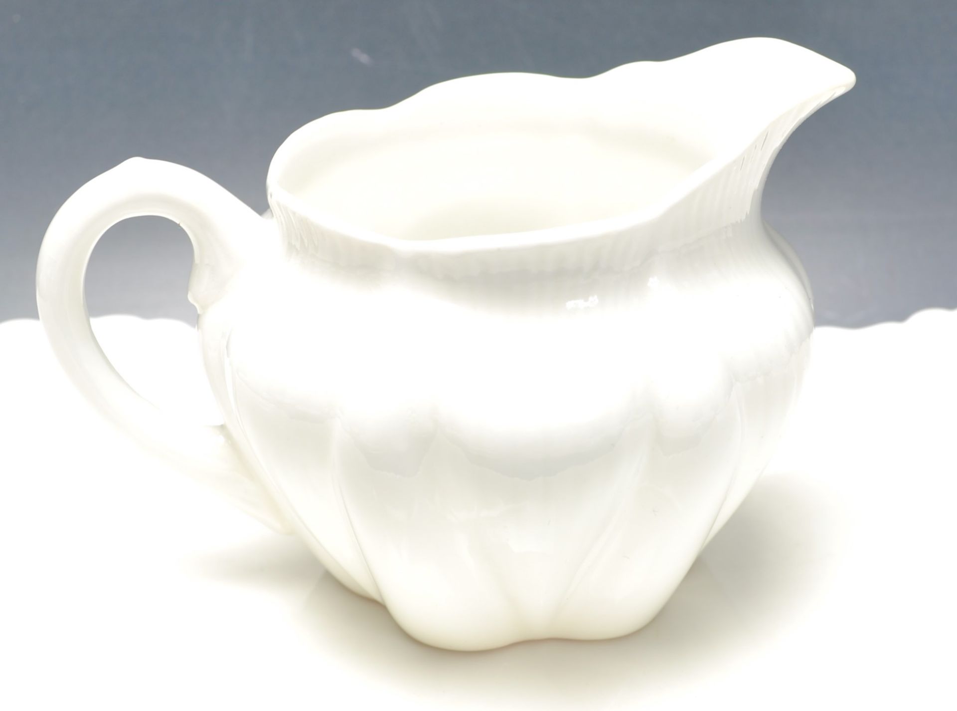 VINTAGE WHITE PORCELAIN TEA SERVICE BY SHELLEY - Image 5 of 7