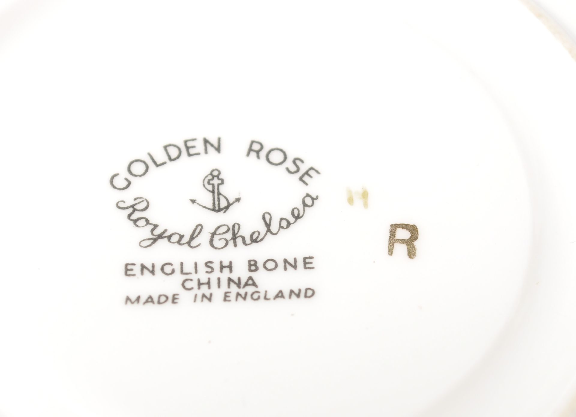 COLLECTION OF 20TH CENTURY ROYAL CHELSEA ENGLISH ROSE CHINA - Image 7 of 7