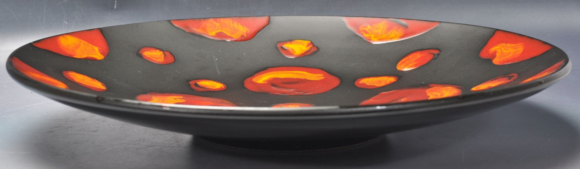 20TH CENTURY POOLE POTTERY GALAXY CHARGER PLATE. - Image 5 of 5