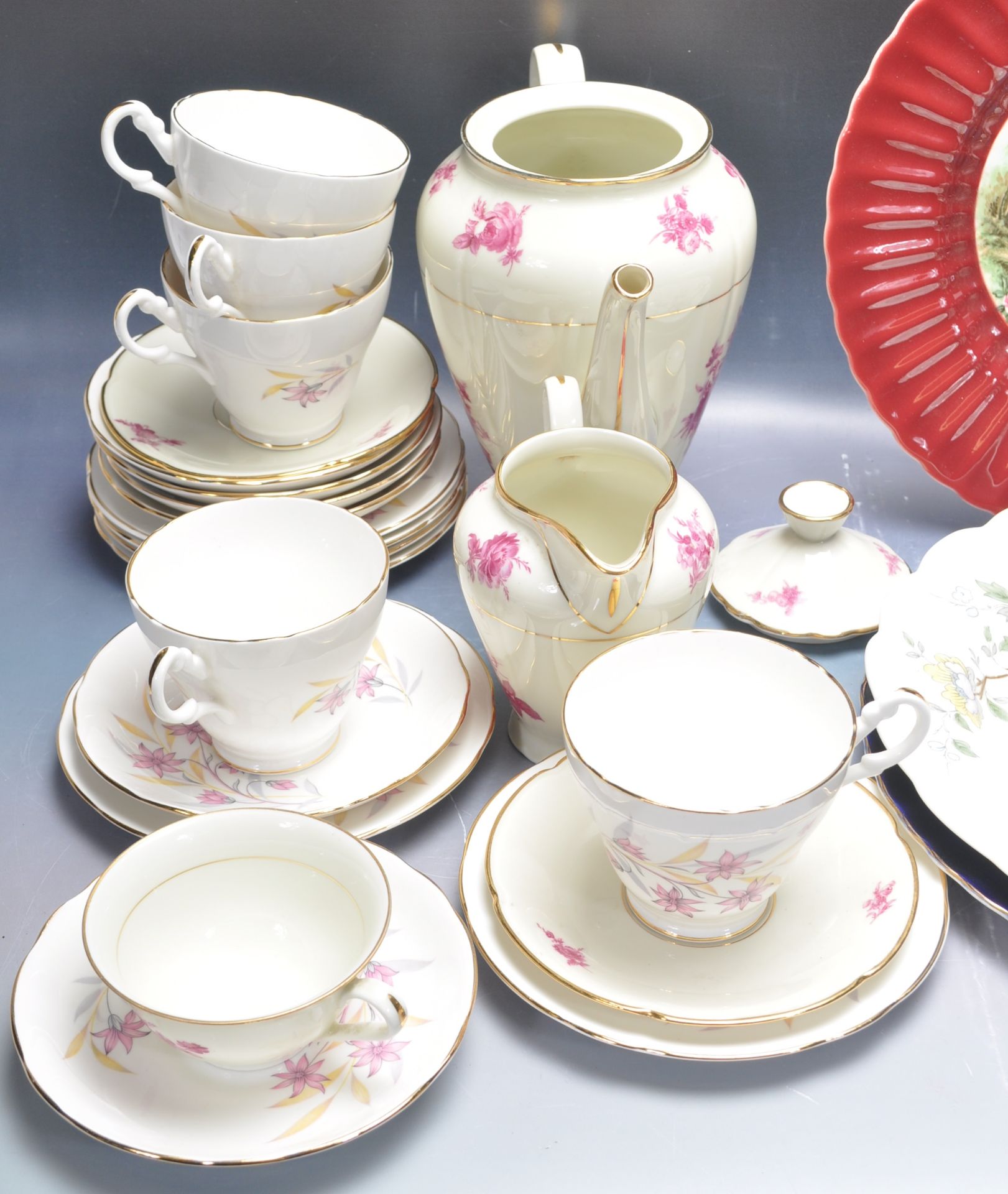 COLLECTION OF CHINA TO INCLUDE ROYAL STUART, LIMOGES AND WADE. - Image 3 of 7