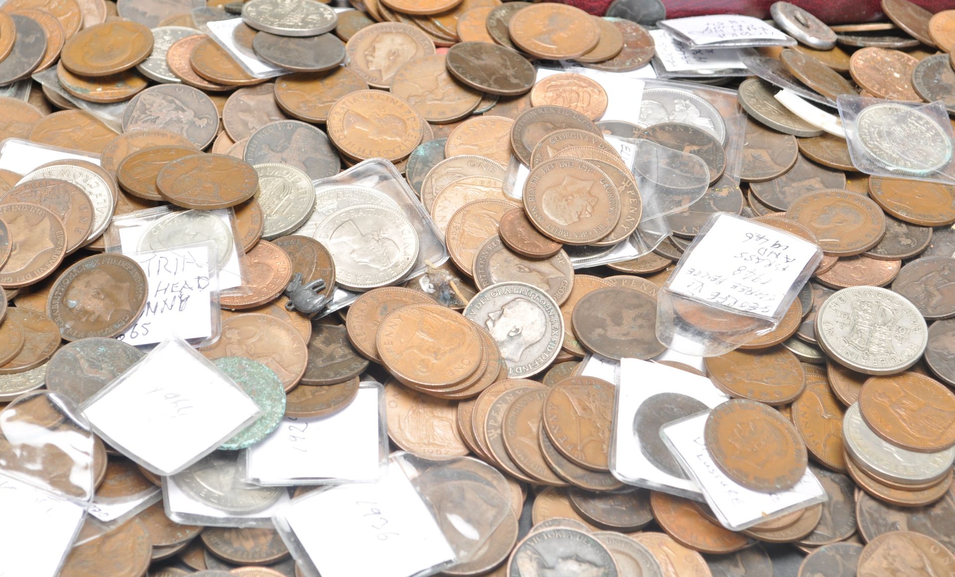 COINS - LARGE COLLECTION OF ASSORTED COINS - Image 3 of 9