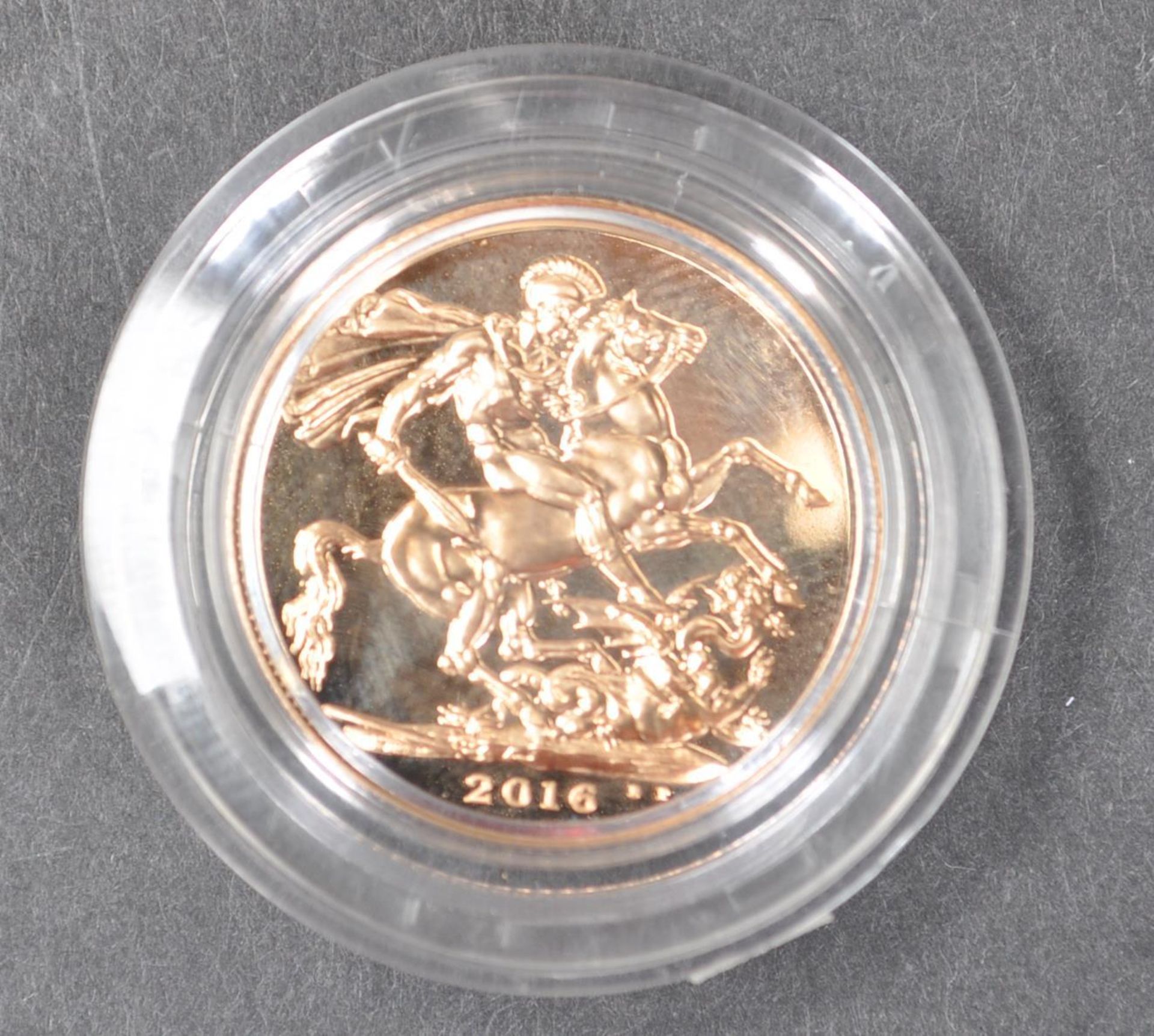 2016 ELIZABETH II 22CT GOLD BRILLIANT SOVEREIGN COIN - Image 3 of 5