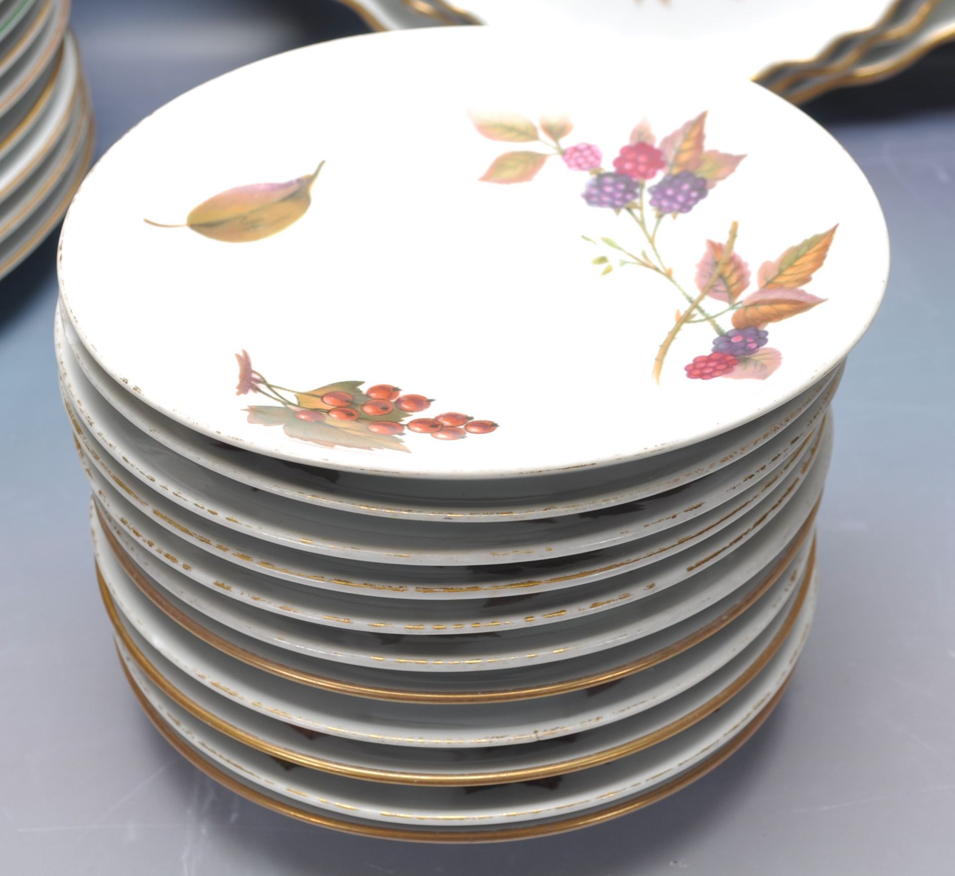 LARGE COLLECTION OF VINTAGE 20TH CENTURY ROYAL WORCESTER EVESHAM TABLEWARE - Image 9 of 16