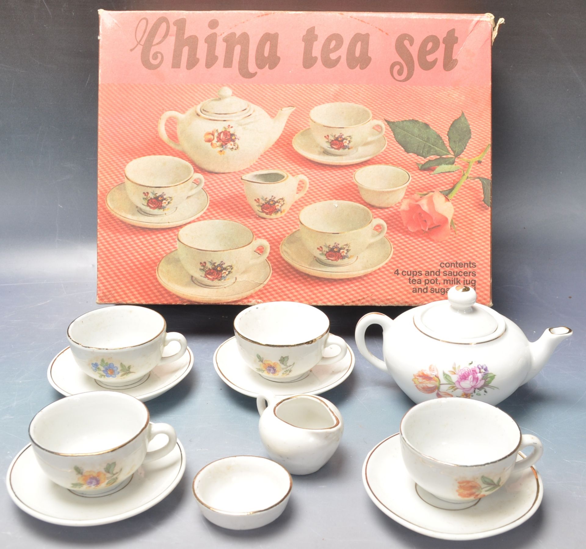 COLLECTION OF VINTAGE TEA CUPS AND SAUCERS. - Image 7 of 10