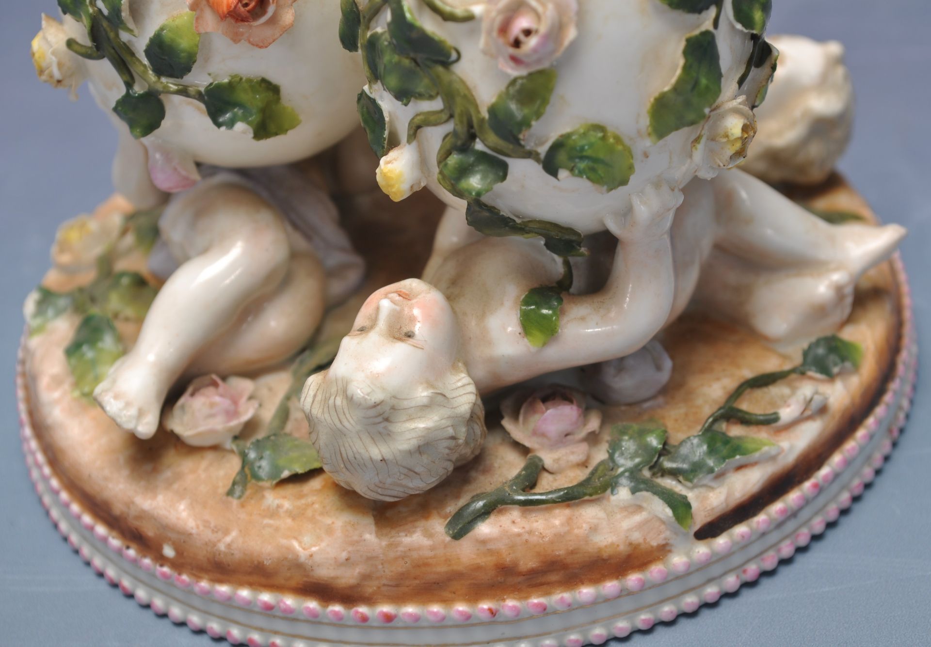 19TH CENTURY VICTORIAN PORCELAIN ORNAMENT - Image 3 of 5