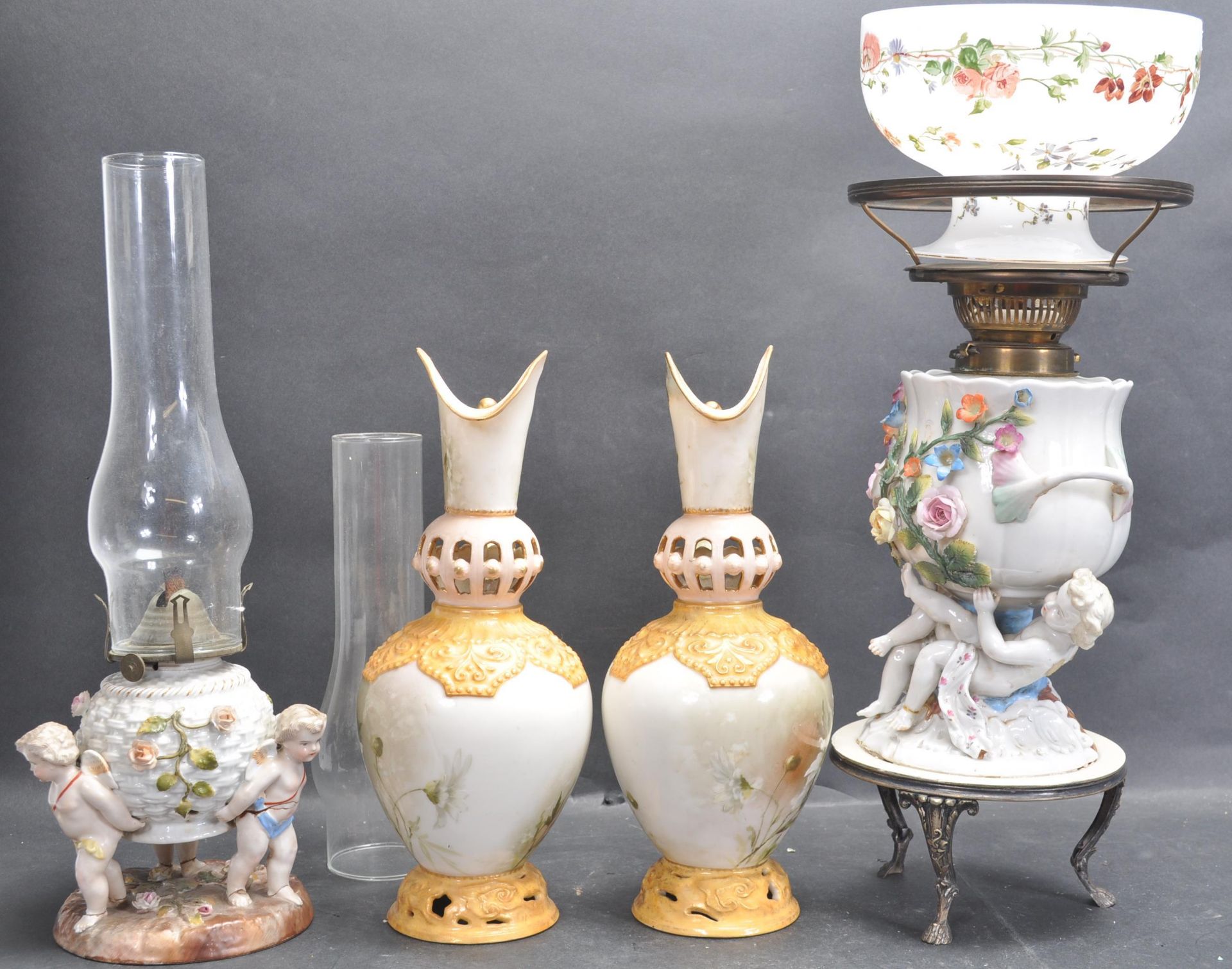 EARLY 20TH CENTURY SITZENDORF OIL LAMP AND OTHERS