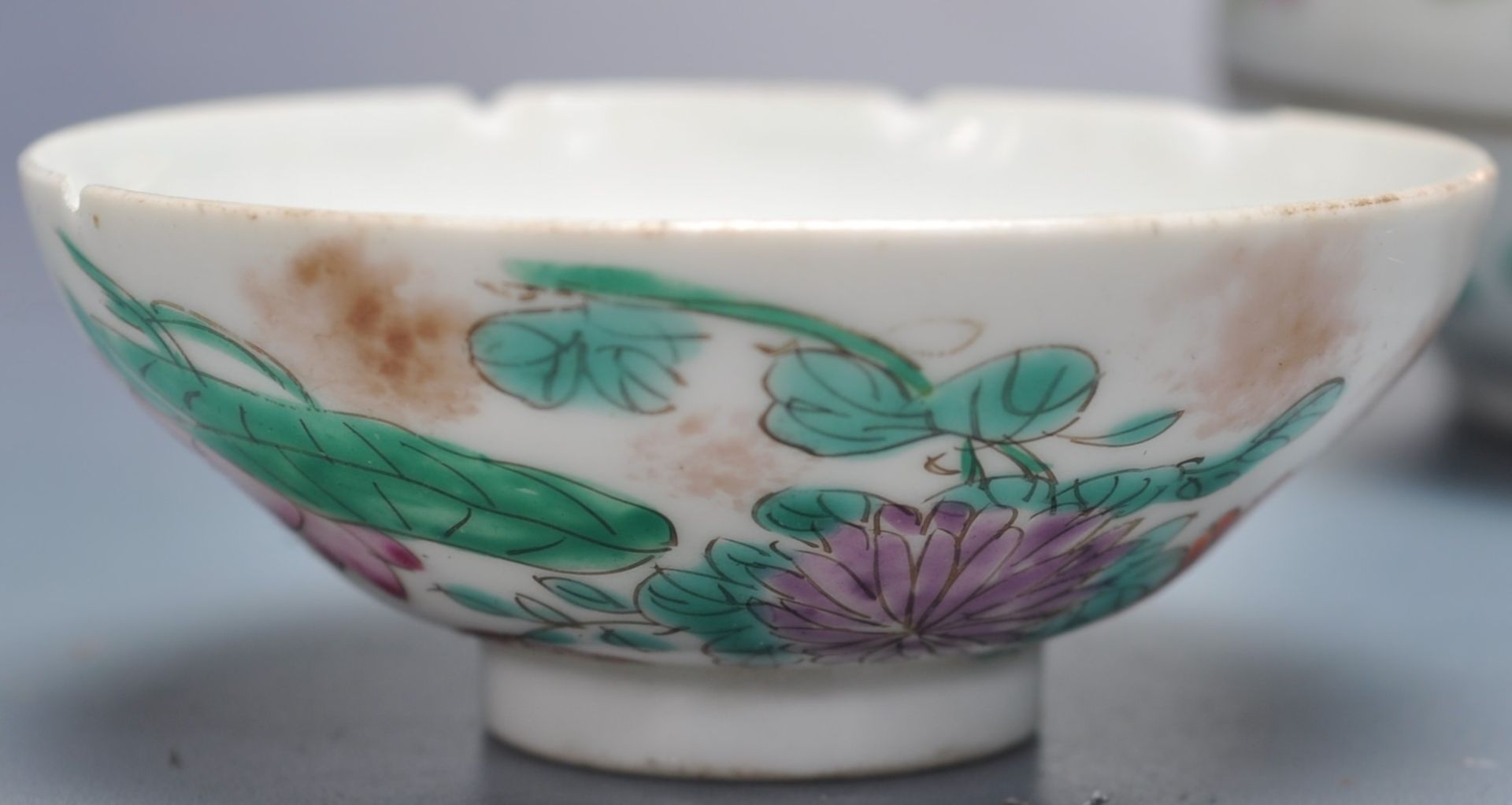 COLLECTION OF CHINESE ORIENTAL CERAMIC PORCELAIN WARE - Image 2 of 9