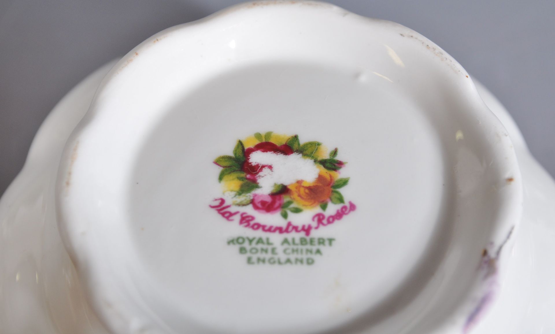 ROYAL ALBERT OLD COUNTRY ROSES TEA SERVICE & DOULTON - Image 6 of 7