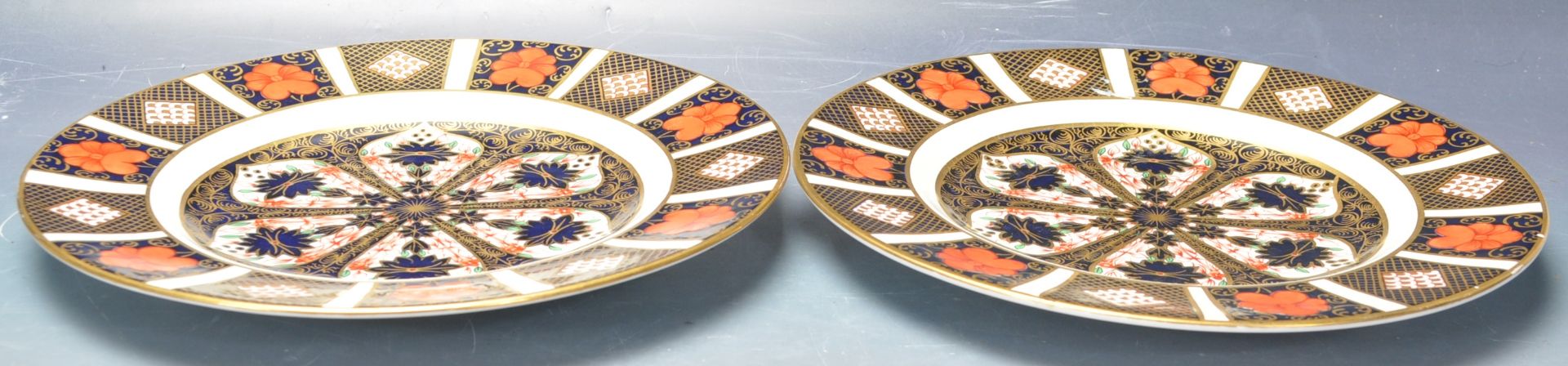 PAIR OF 20TH CENTURY ROYAL CROWN DERBY IMARI PLATES - Image 3 of 6