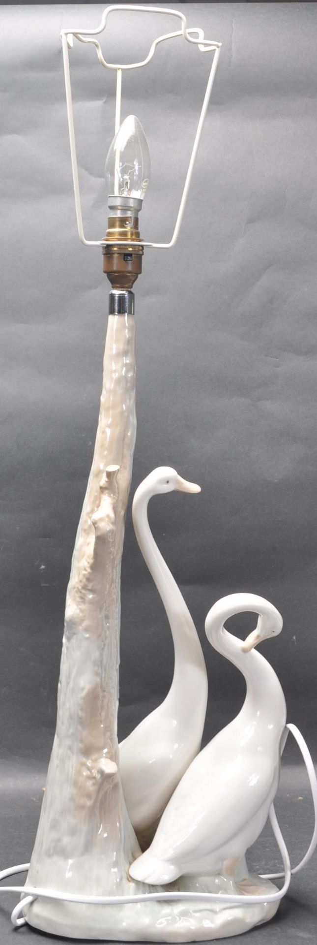 LLADRO CERAMIC SWAN LIGHT BASE - Image 5 of 7