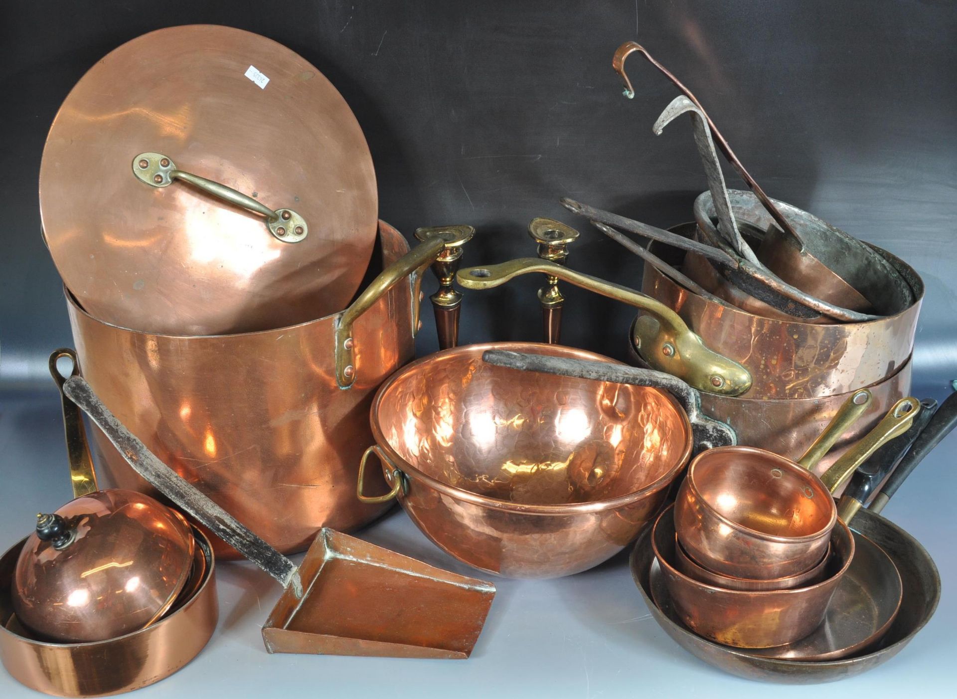 COPPER AND BRASS SAUCEPAN - JAM PANS AND COOKING WARES - Image 2 of 5