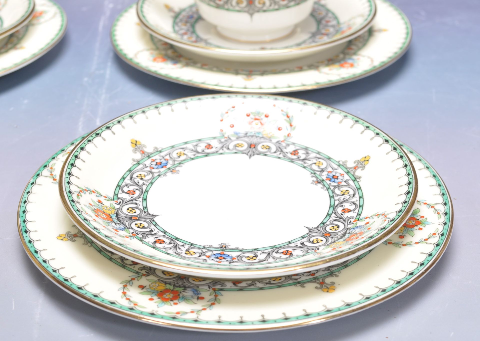 VINTAGE ROYAL WORCESTER CHALONS TEA SERVICE. - Image 9 of 10