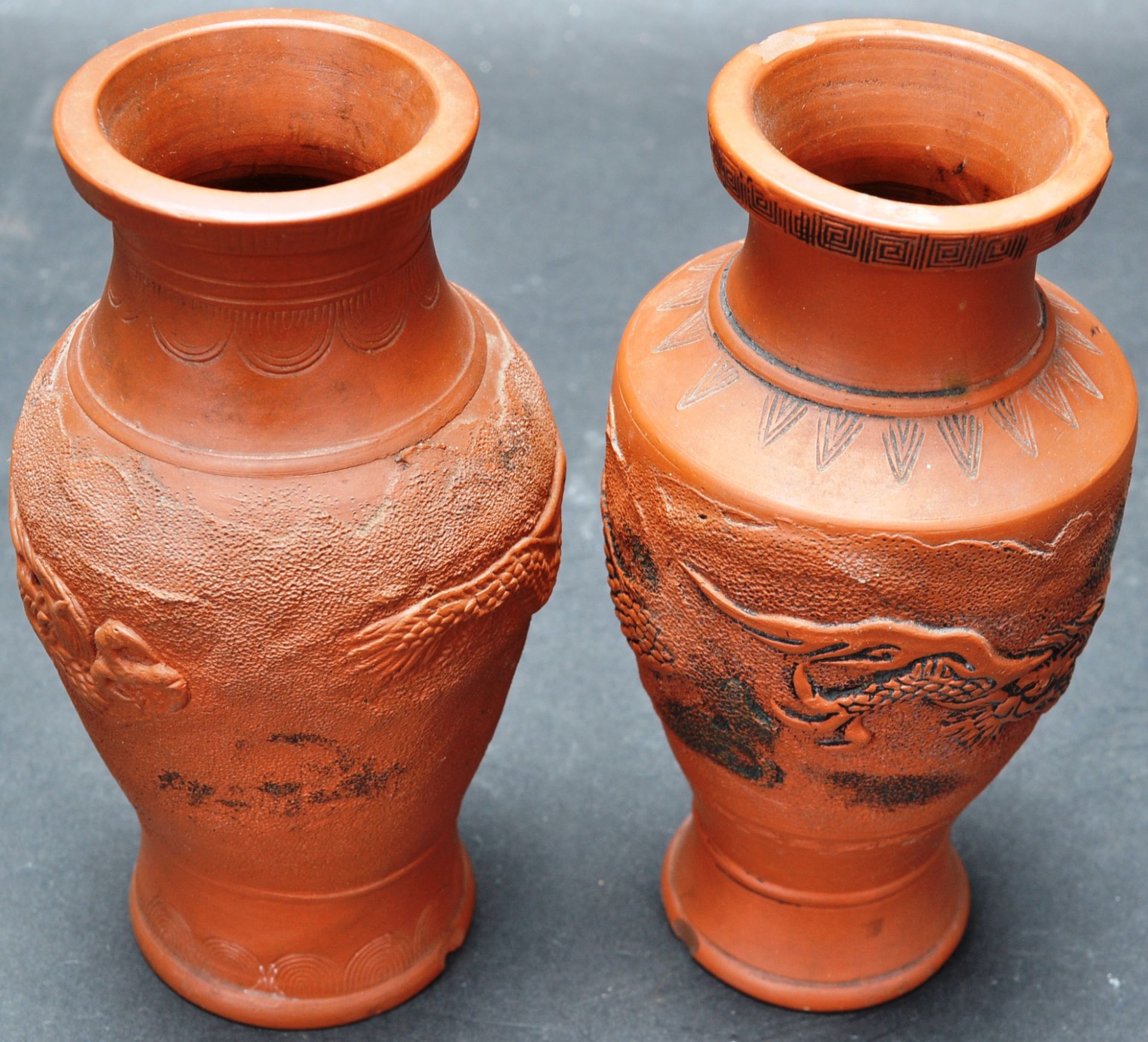 PAIR OF 19TH CENTURY CHINESE YIXING RED CLAY POTTERY VASES - Image 4 of 5