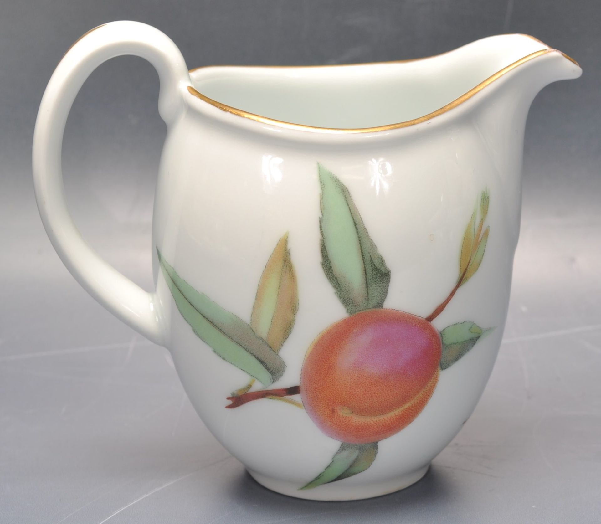 LARGE COLLECTION OF VINTAGE 20TH CENTURY ROYAL WORCESTER EVESHAM TABLEWARE - Image 6 of 16