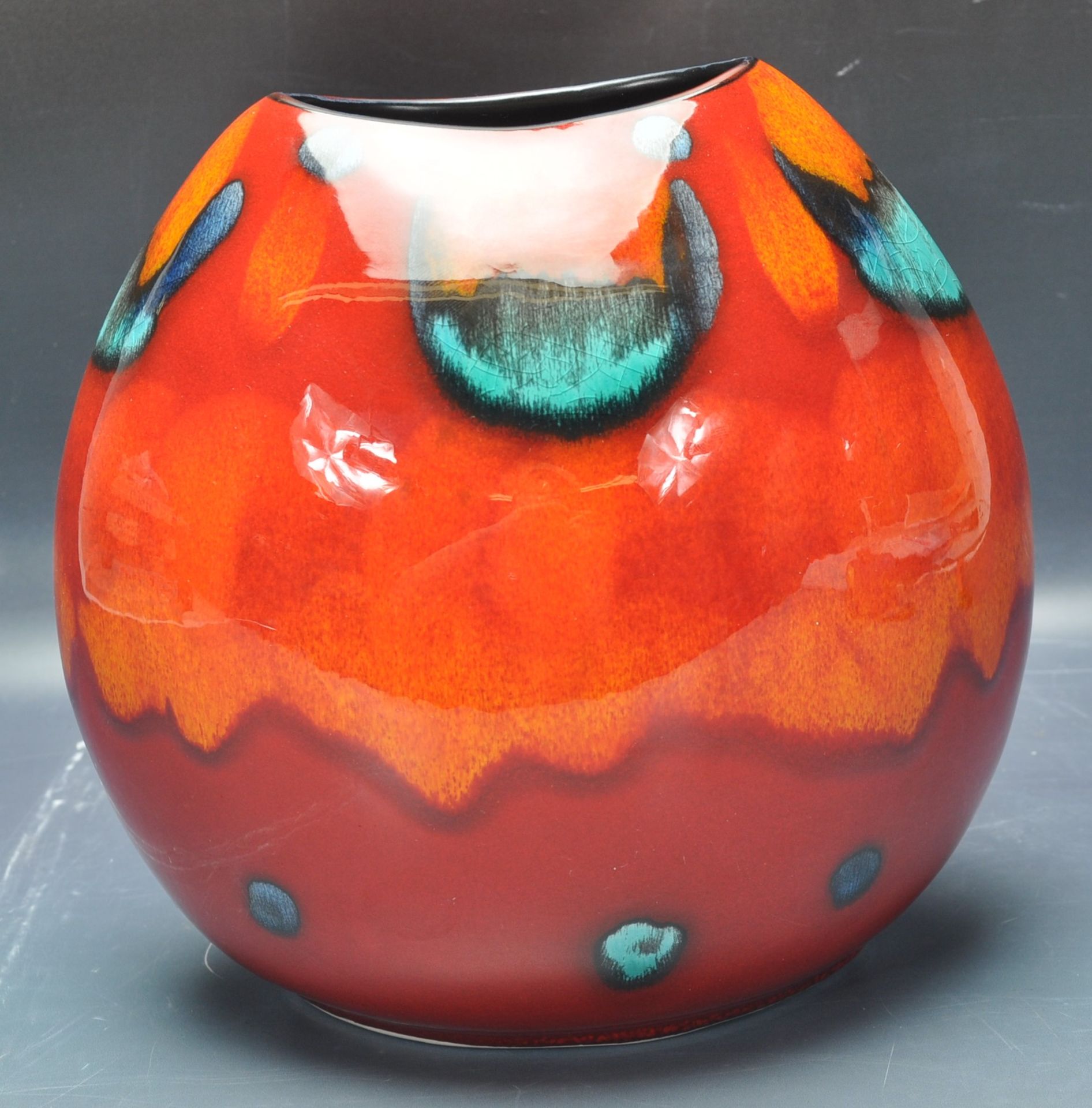 20TH CENTURY POOLE POTTERY VOLCANO PURSE VASE. - Image 3 of 6