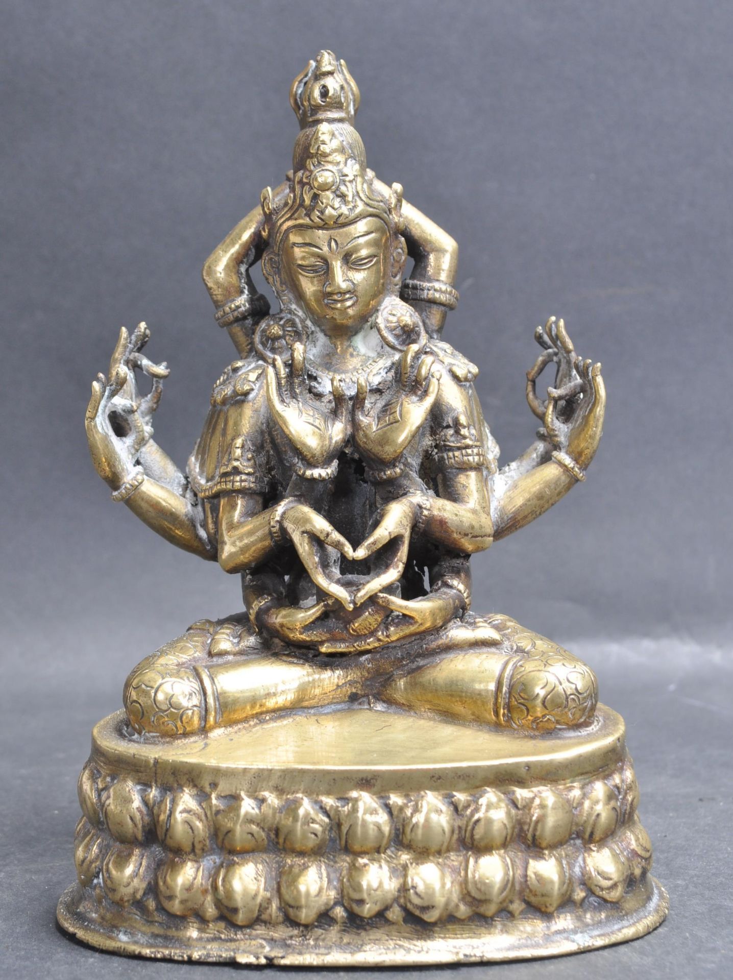 20TH CENTURY TIBETAN BUDDHISM LOTUS SEAT 12 HANDS VAJRA GUAN YIN BUDDHA