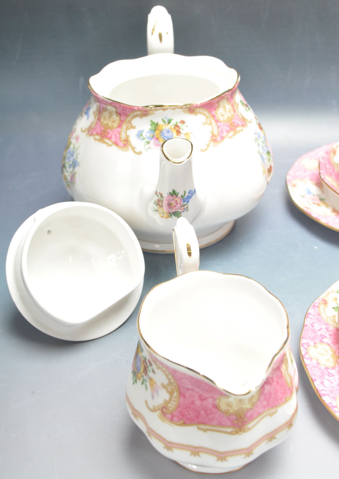 20TH CENTURY VINTAGE ROYAL ALBERT LADY CARLYLE TEA SERVICE. - Image 5 of 6