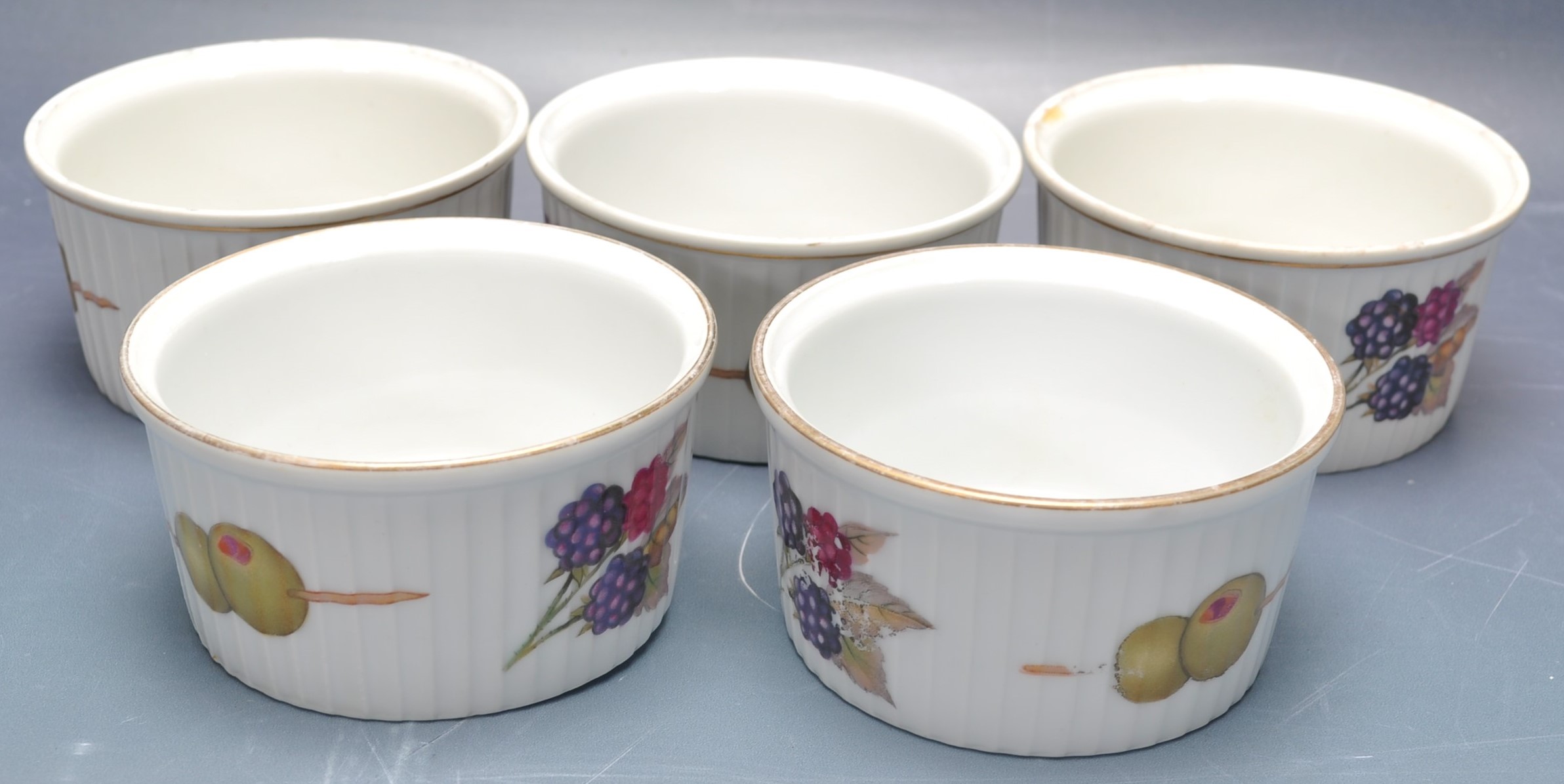 LARGE COLLECTION OF VINTAGE 20TH CENTURY ROYAL WORCESTER EVESHAM TABLEWARE - Image 13 of 16